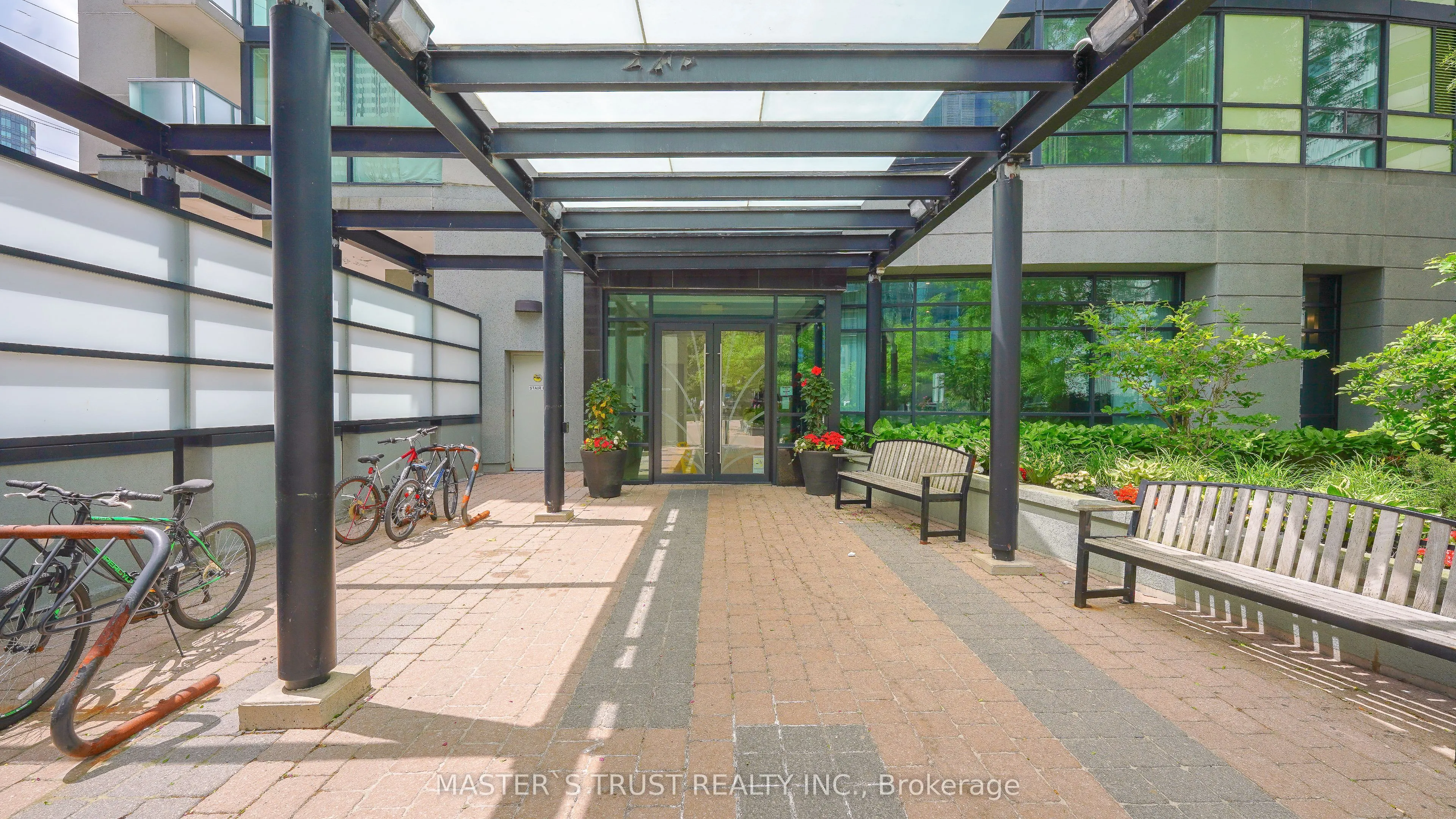 5740 Yonge Street, #501