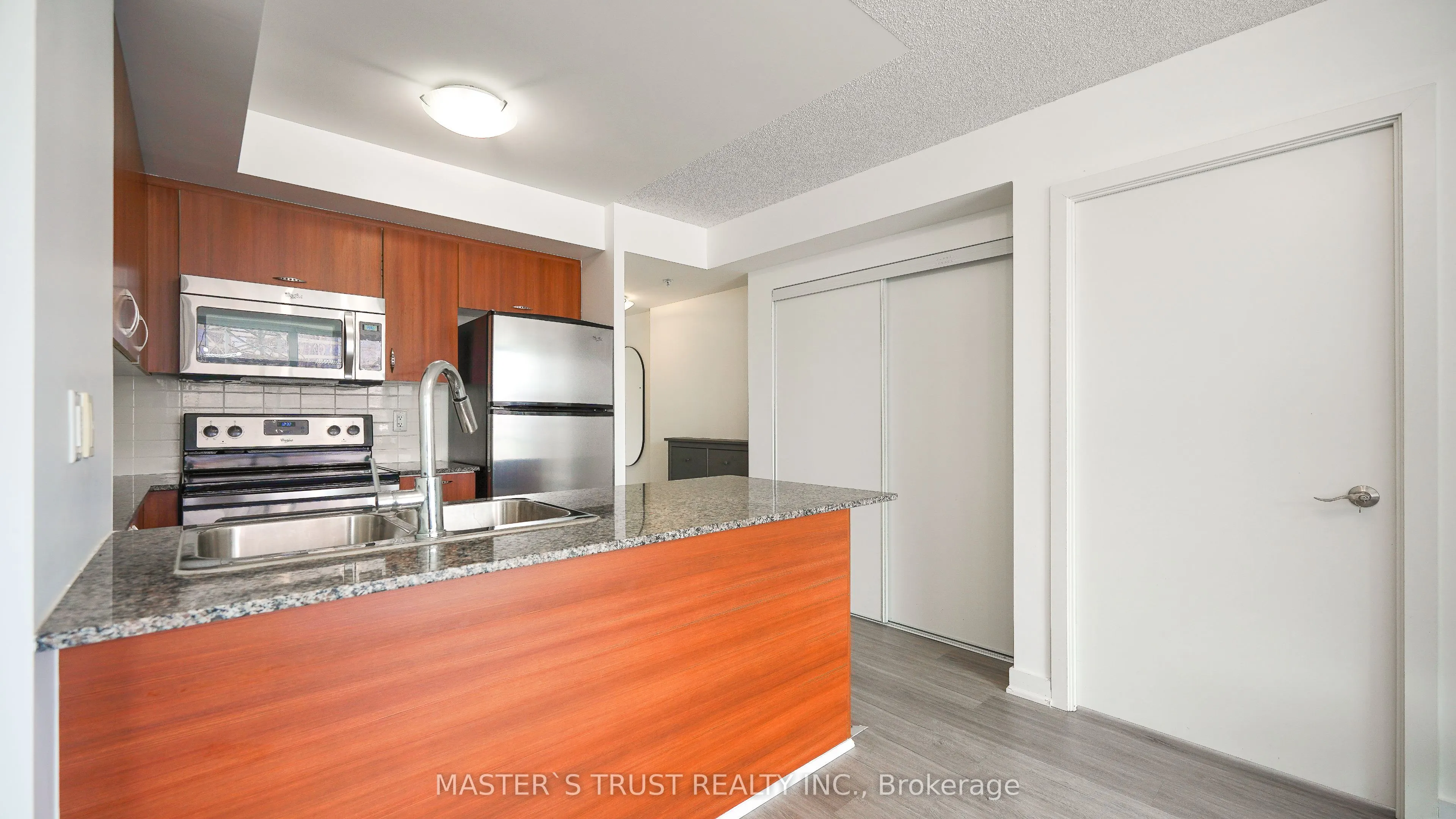 5740 Yonge Street, #501