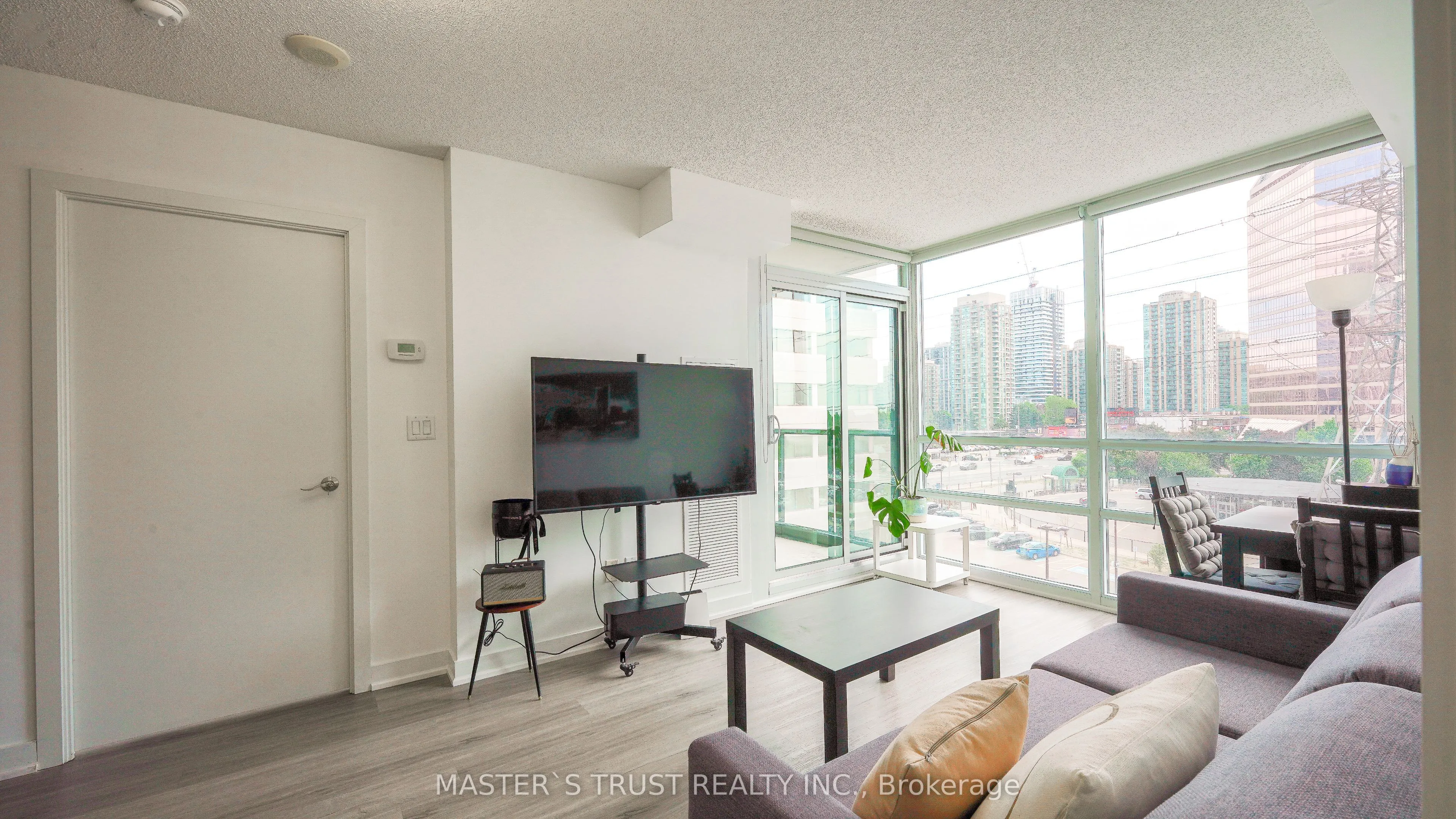 5740 Yonge Street, #501