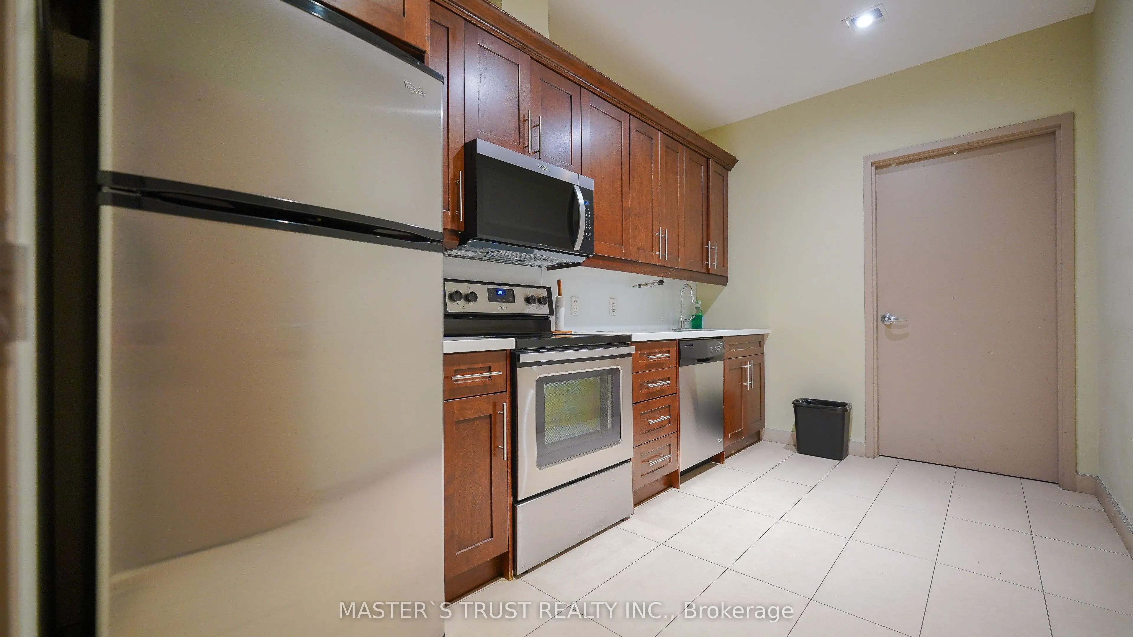 5740 Yonge Street, #501