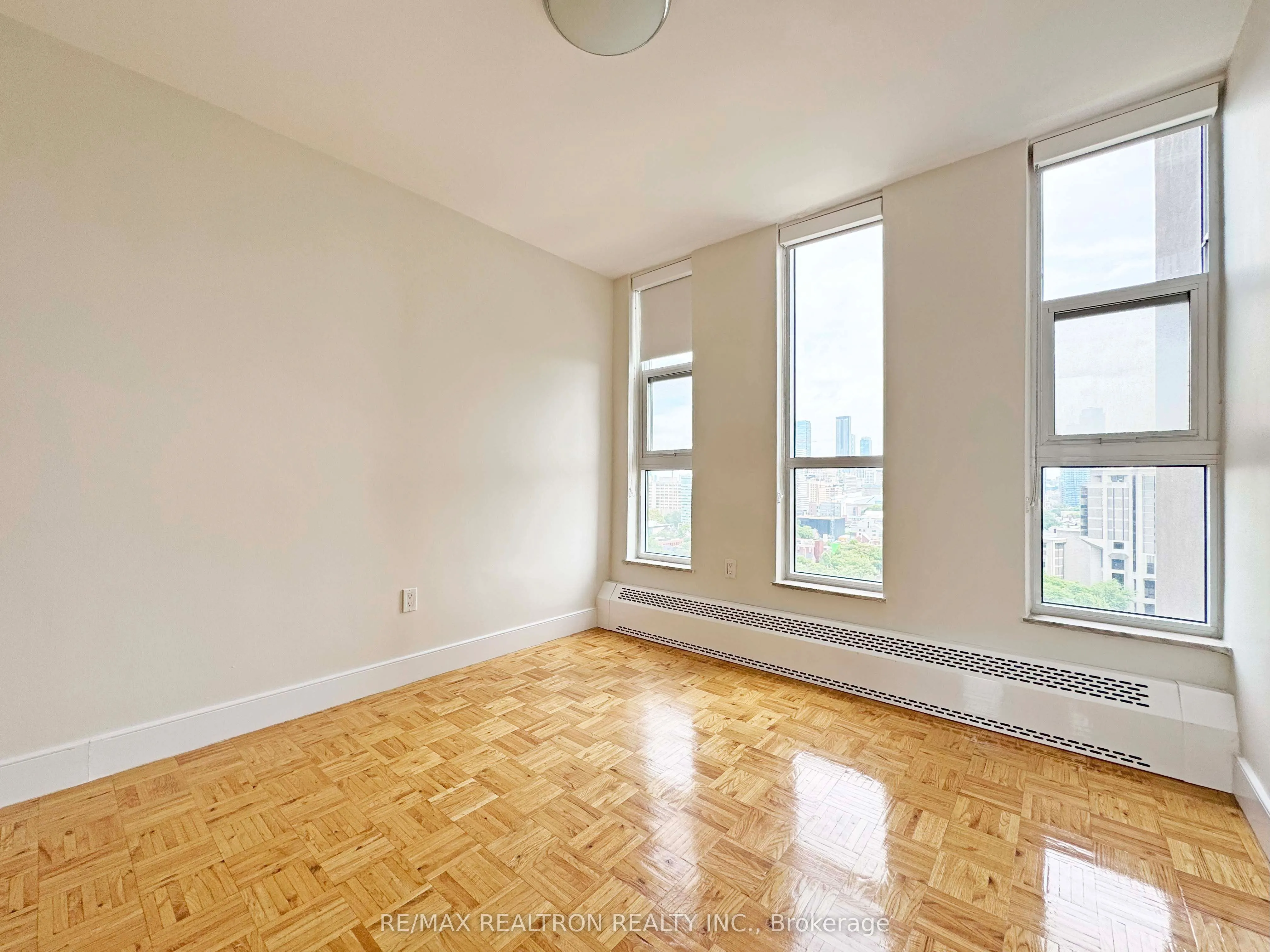 666 Spadina Avenue, #2104