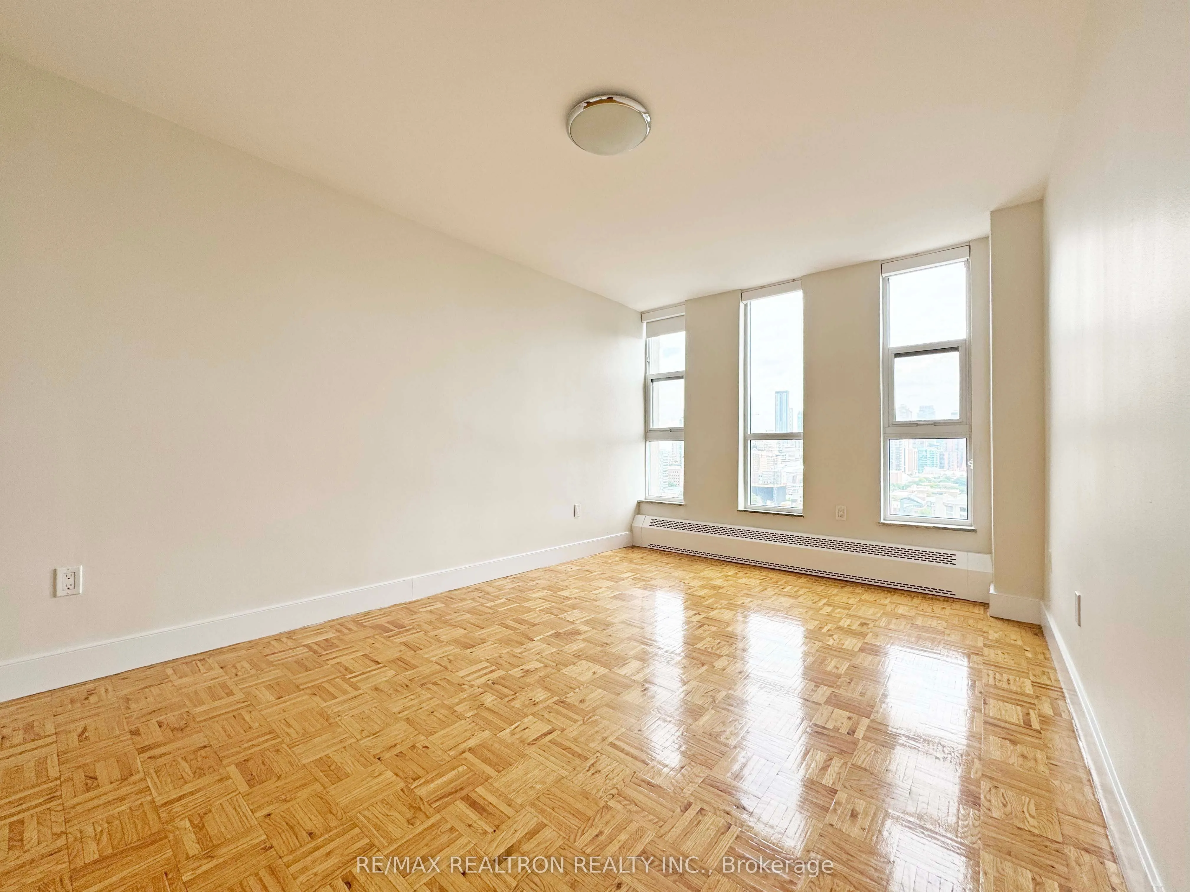 666 Spadina Avenue, #2104