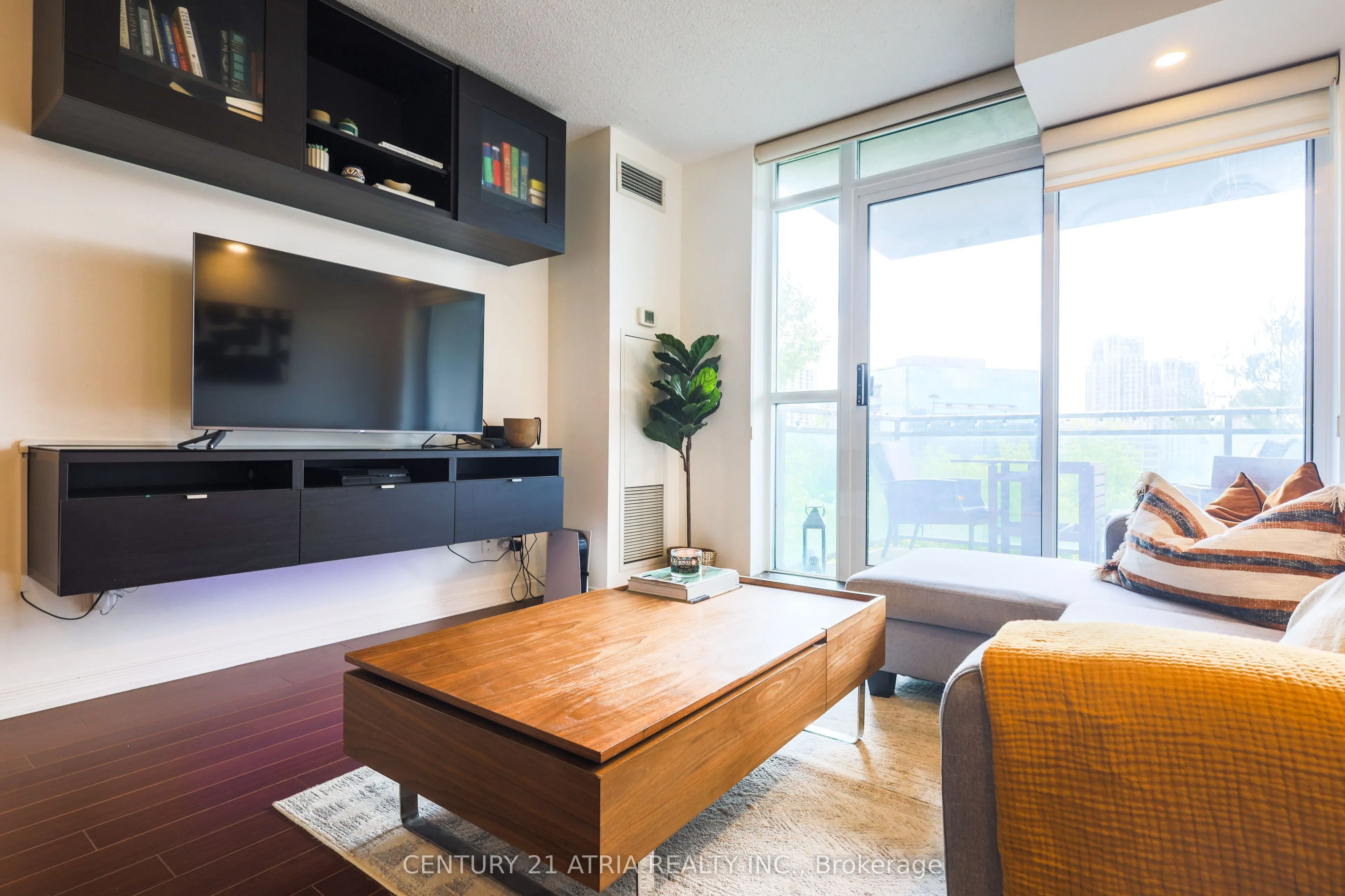 120 Dallimore Circle, #513