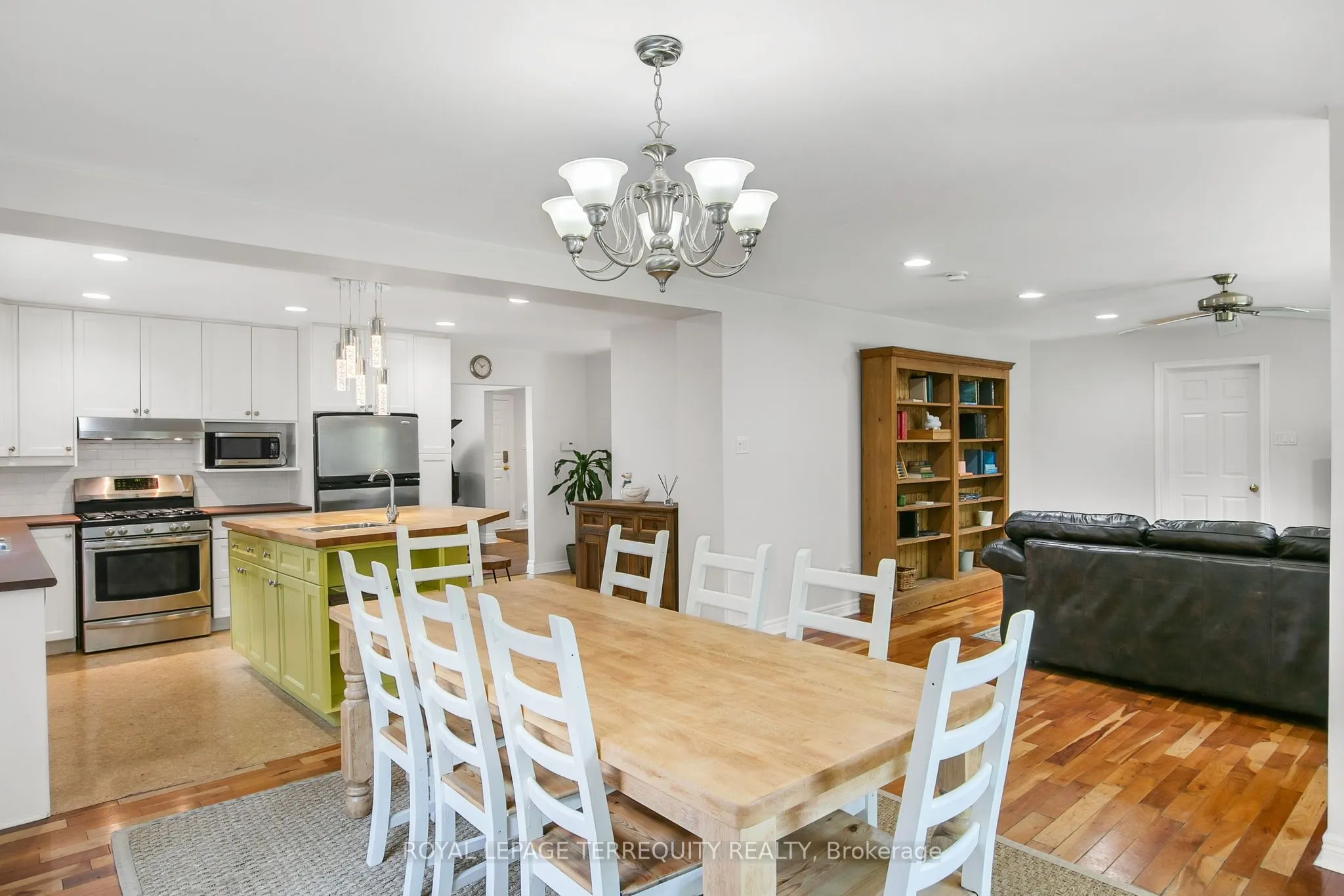 11 Urbandale Avenue