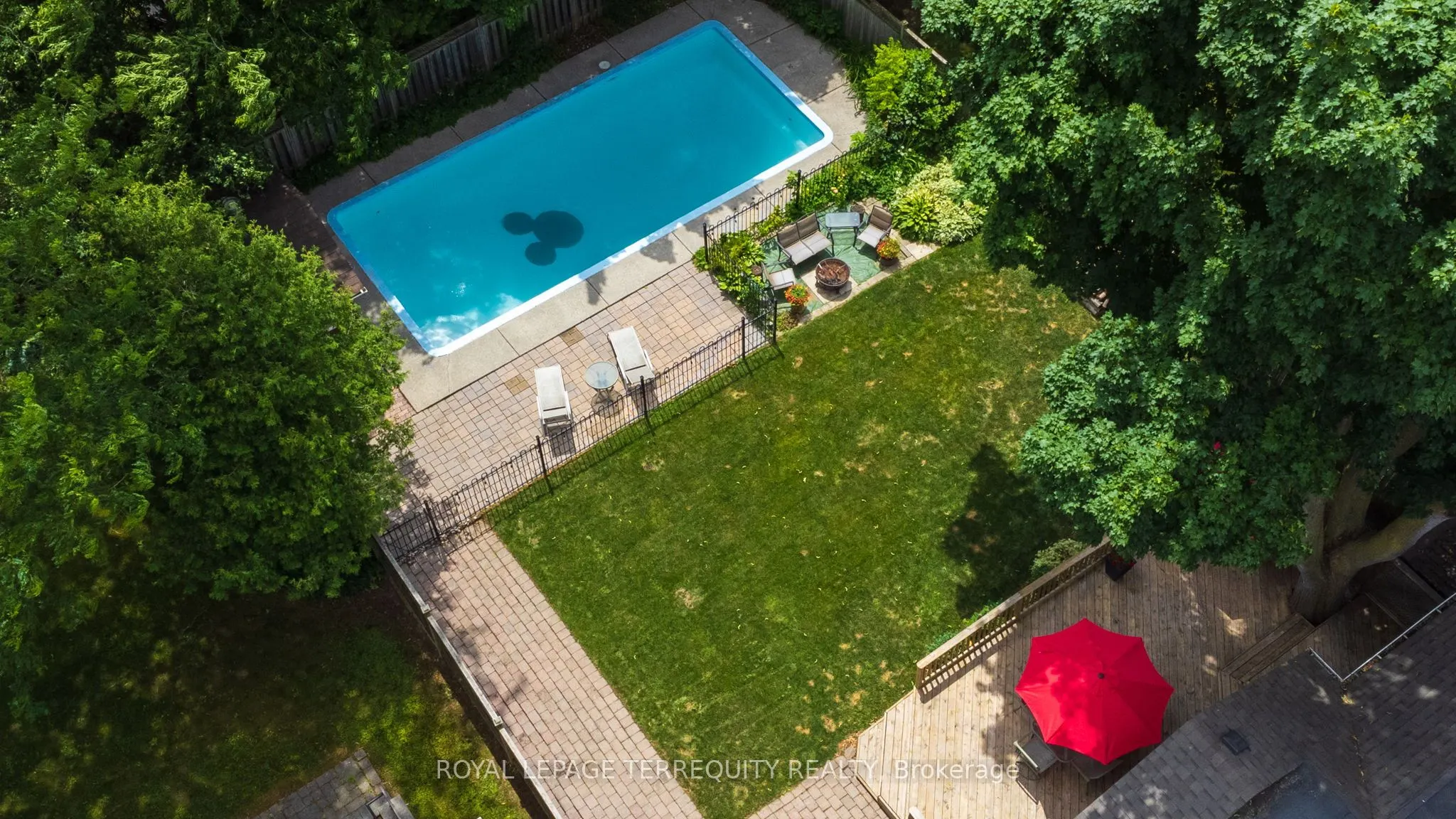 11 Urbandale Avenue