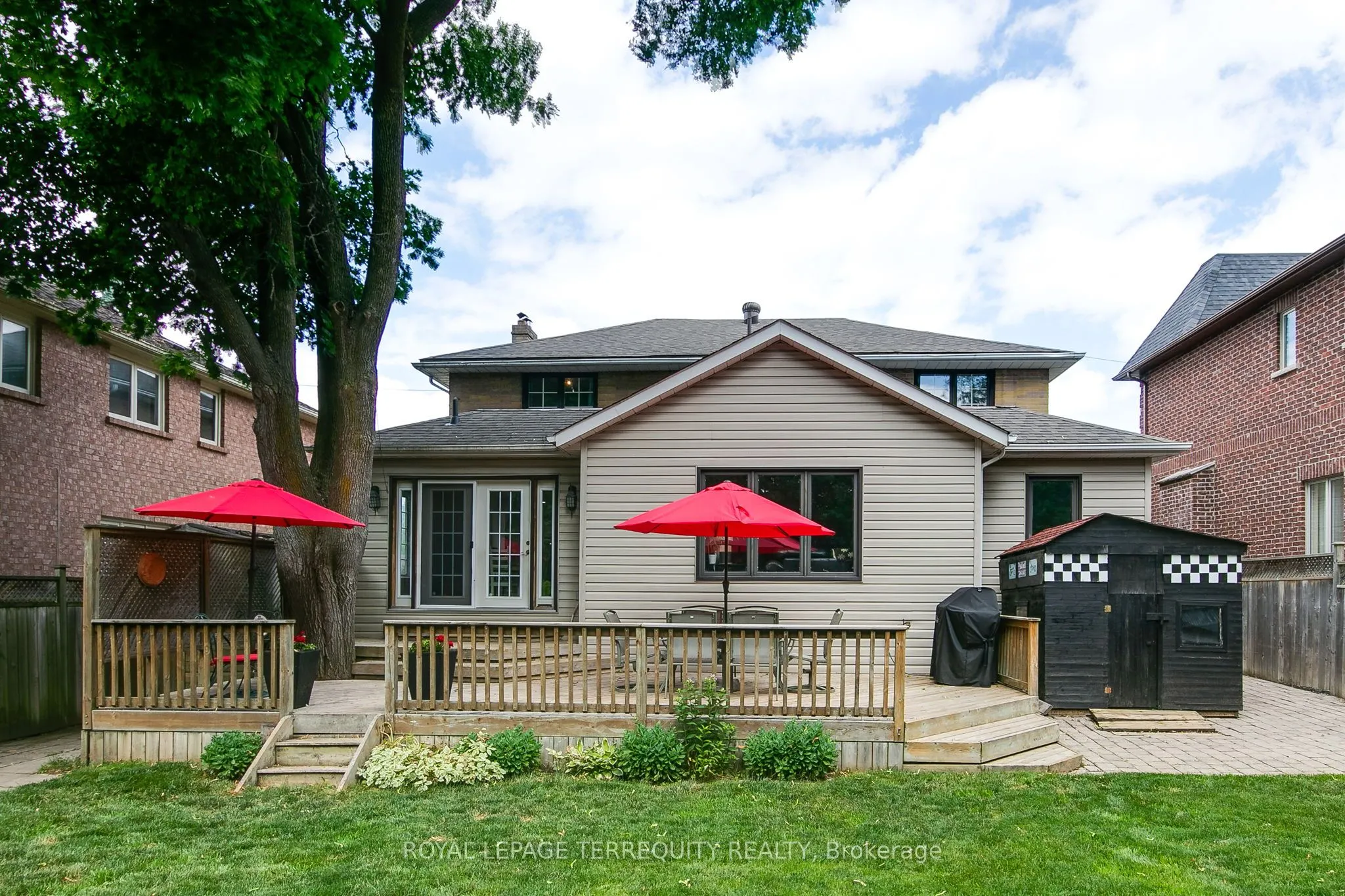 11 Urbandale Avenue