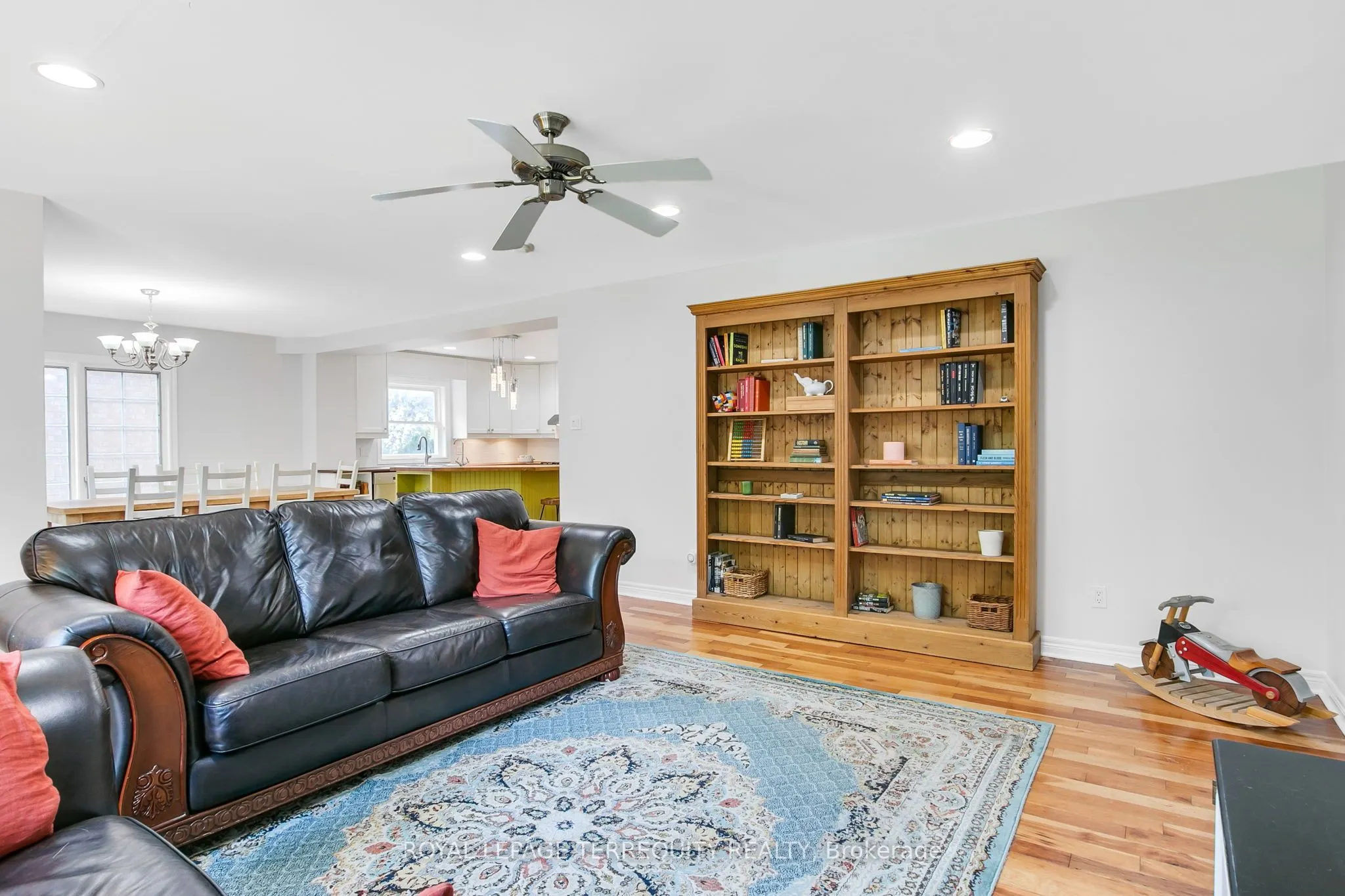11 Urbandale Avenue