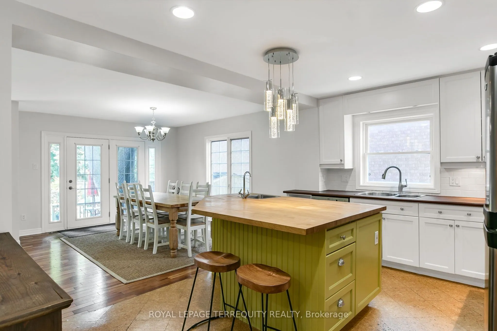 11 Urbandale Avenue