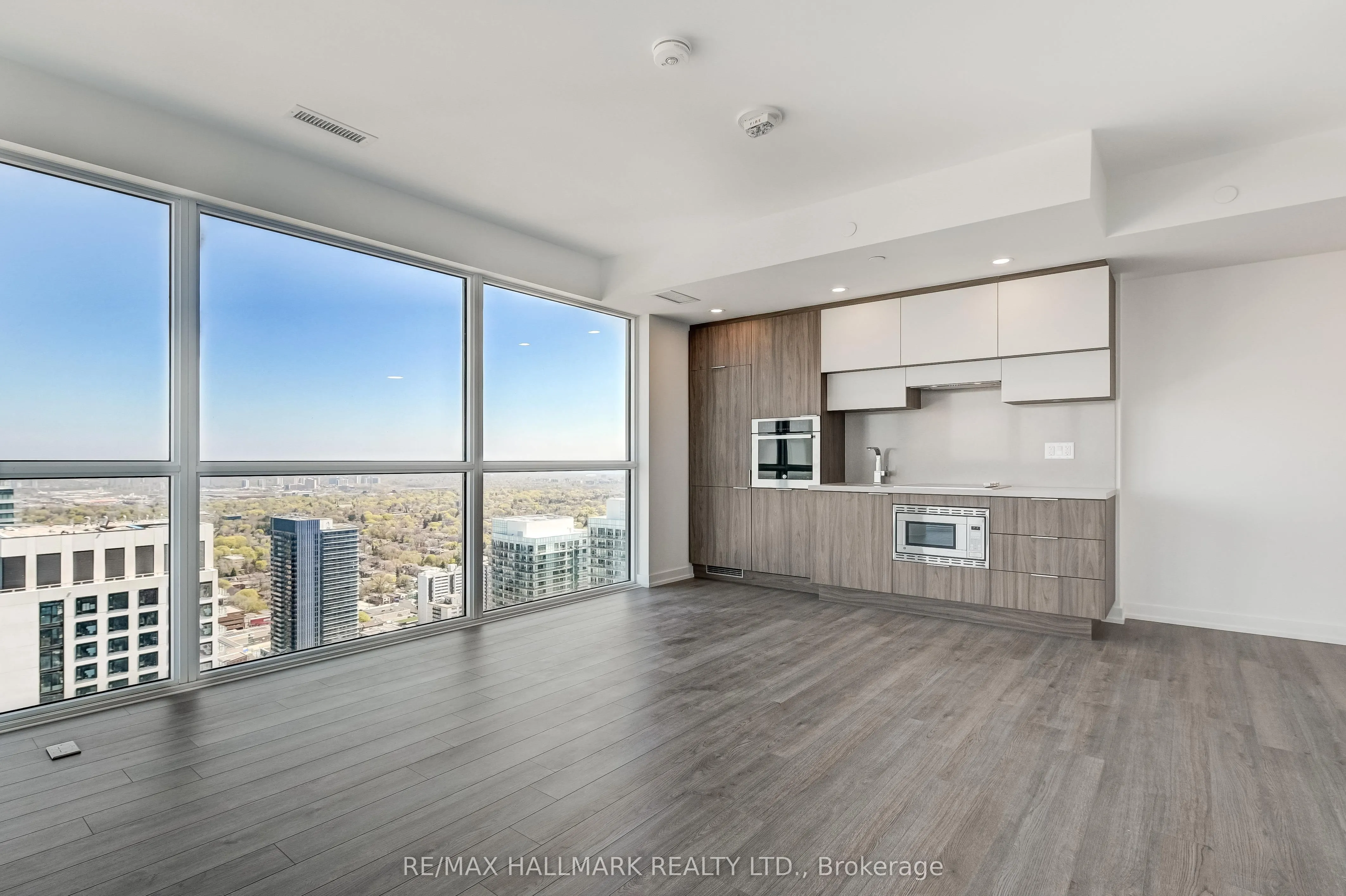 39 Roehampton Avenue, #4209
