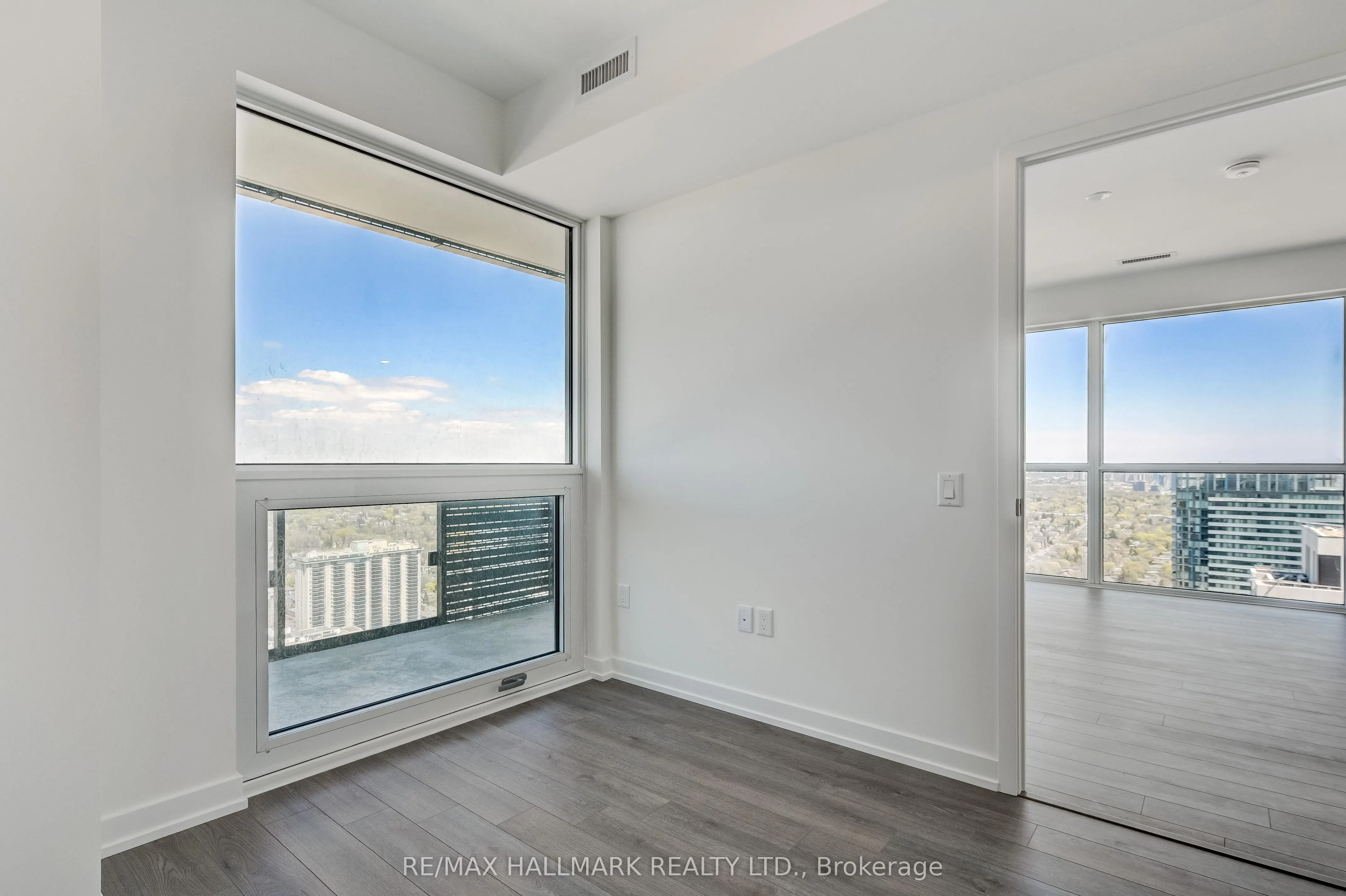 39 Roehampton Avenue, #4209