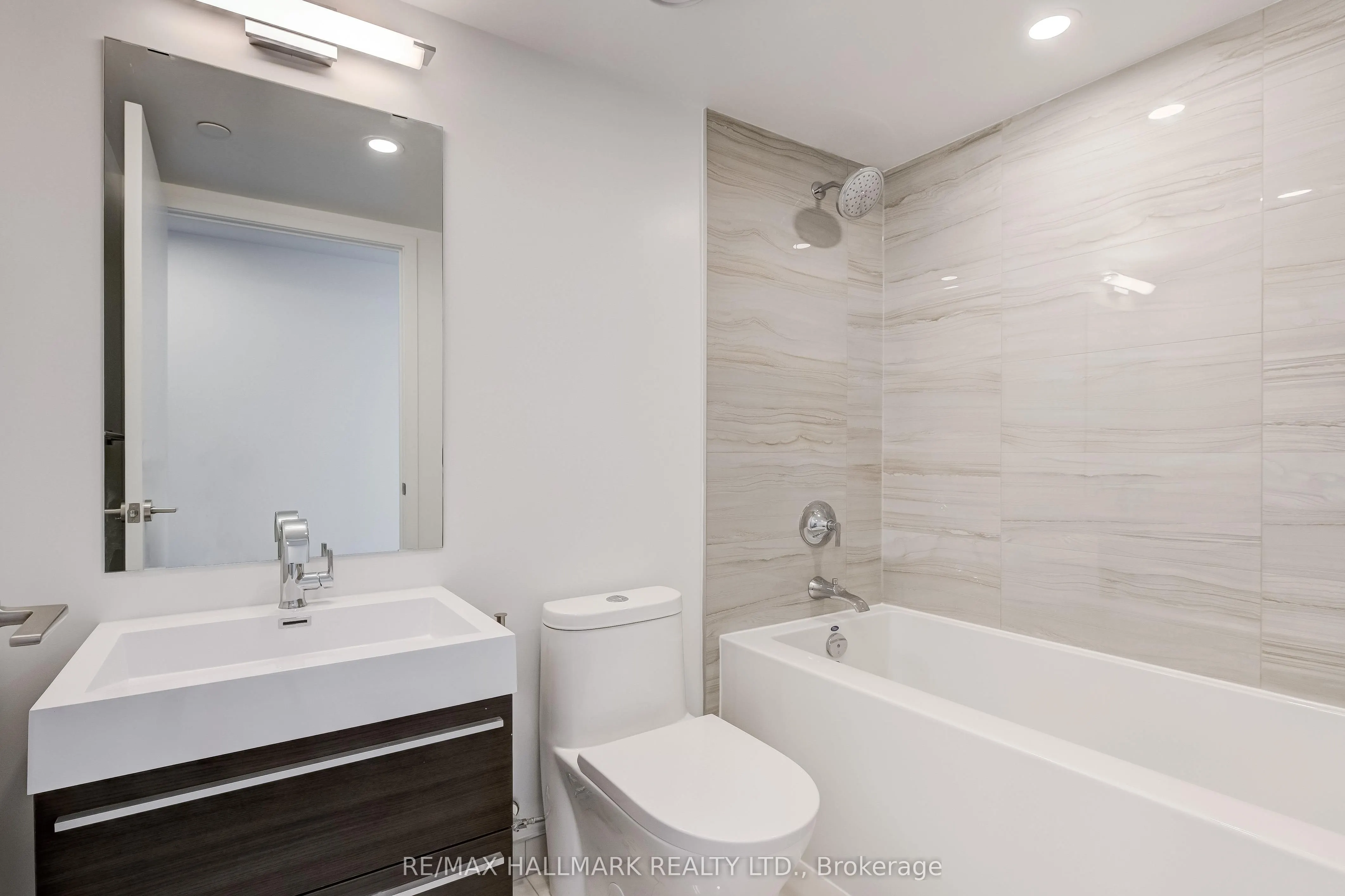 39 Roehampton Avenue, #4209