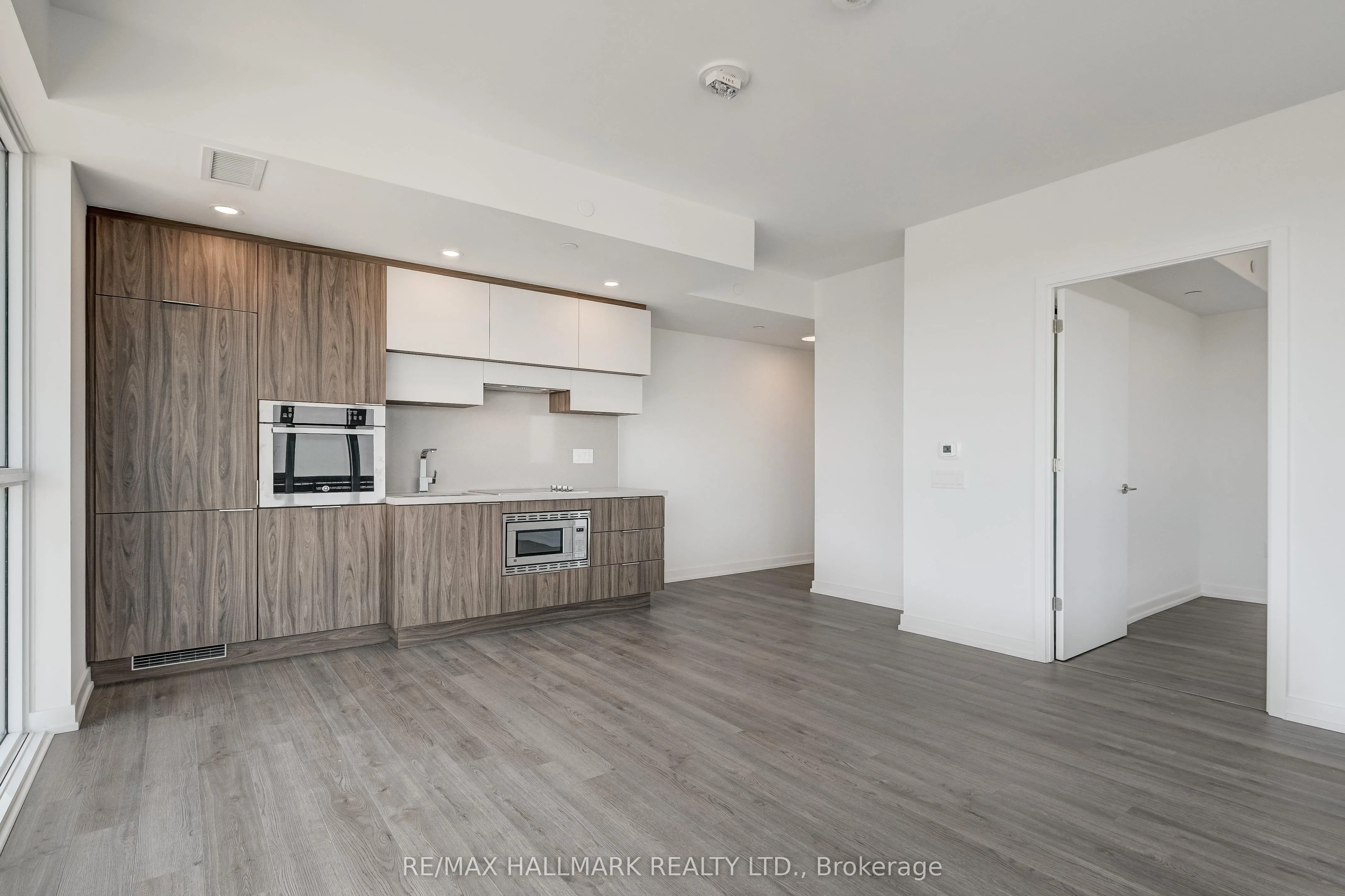 39 Roehampton Avenue, #4209