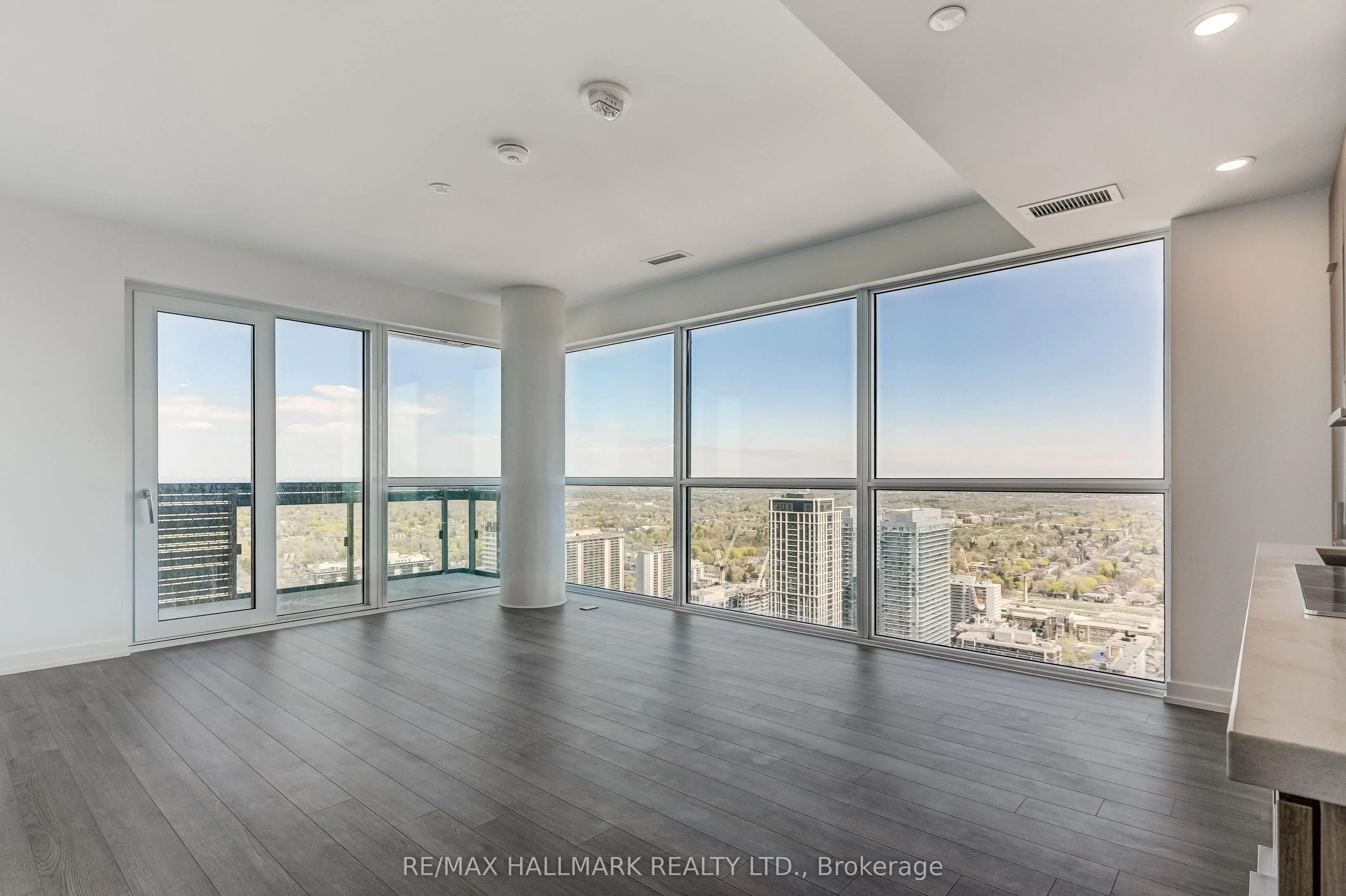 39 Roehampton Avenue, #4209