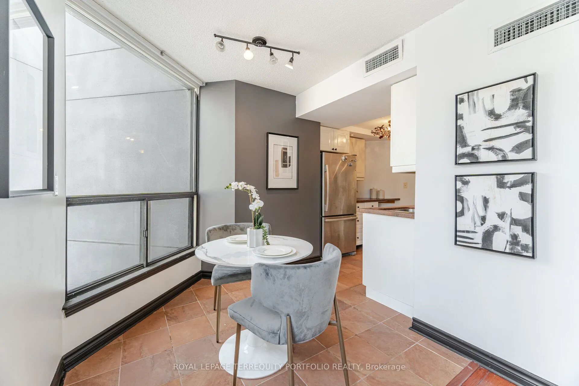 30 Holly Street, #206