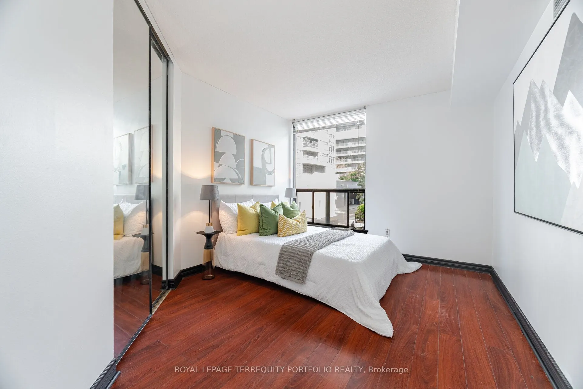 30 Holly Street, #206