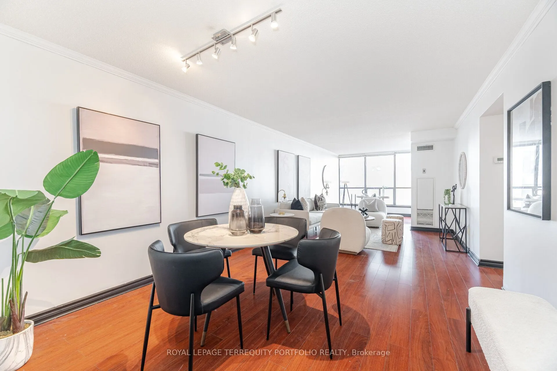 30 Holly Street, #206