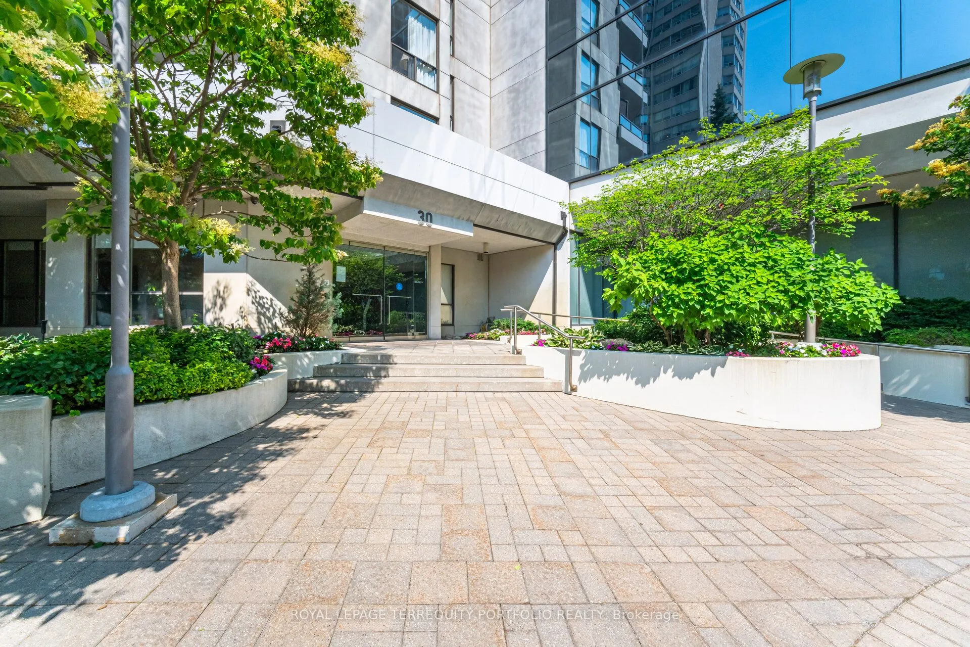30 Holly Street, #206