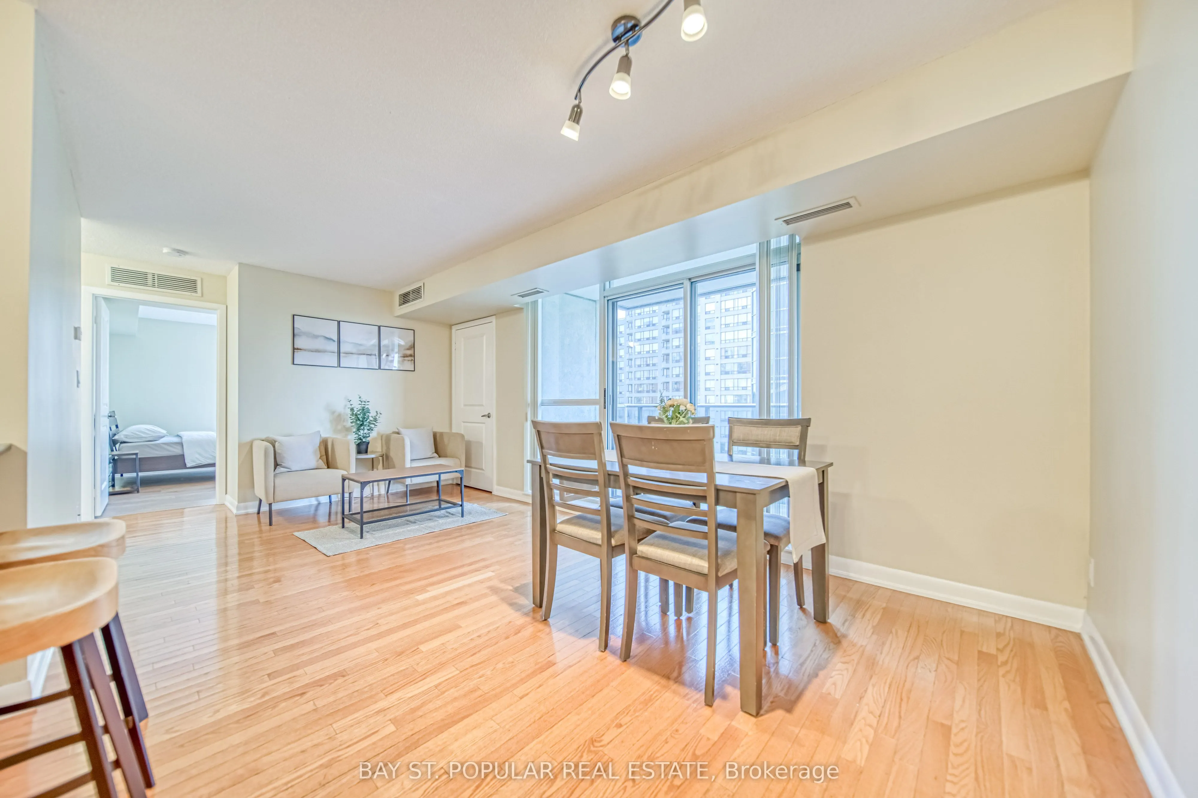 5793 Yonge Street #605
