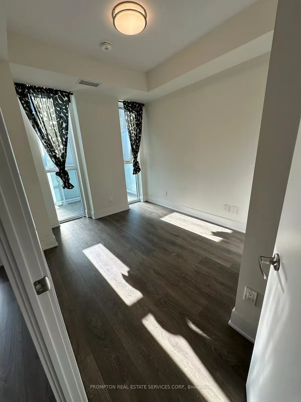 188 Fairview Mall Drive, #2808