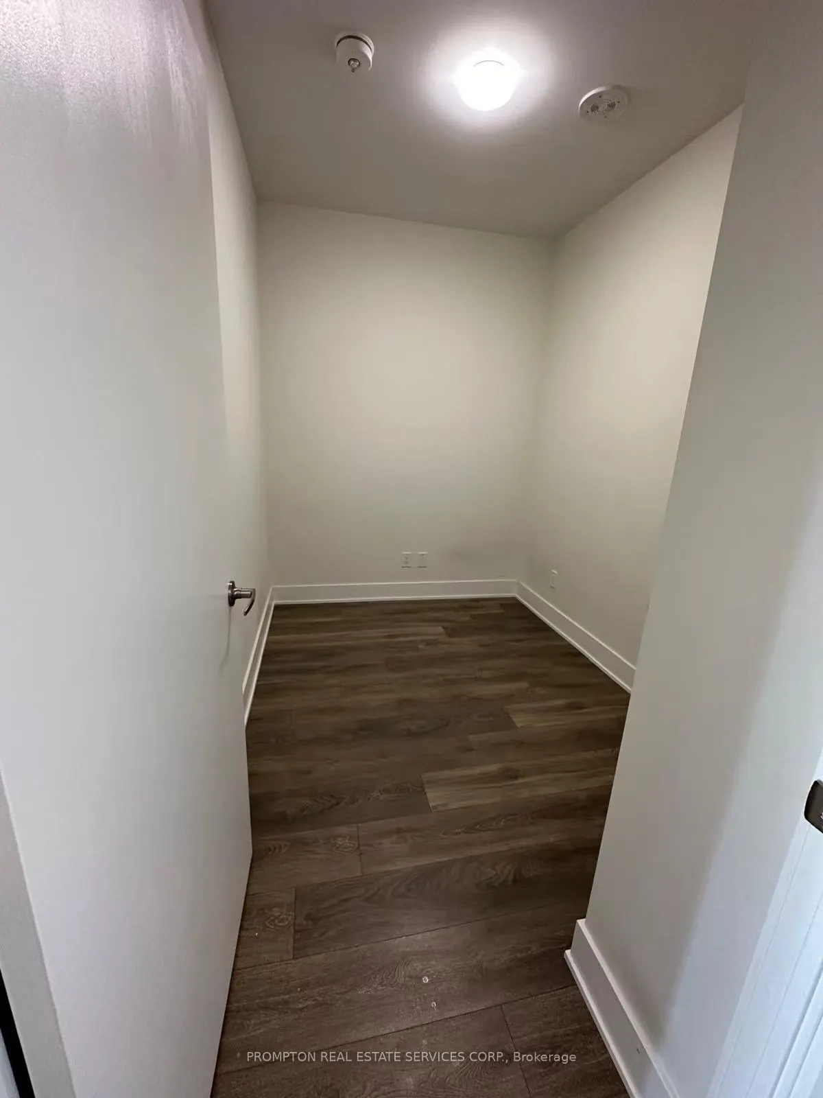 188 Fairview Mall Drive, #2808