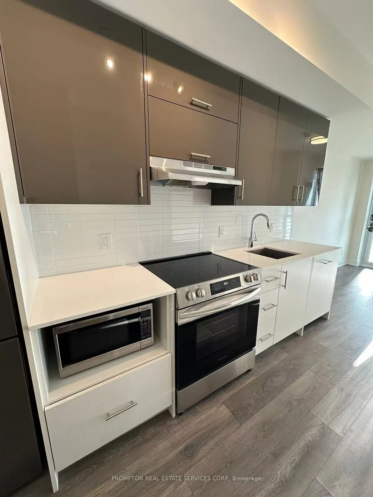 188 Fairview Mall Drive, #2808