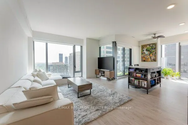 8 Cumberland Street, #3306