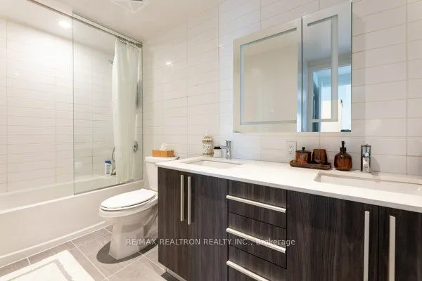 8 Cumberland Street, #3306