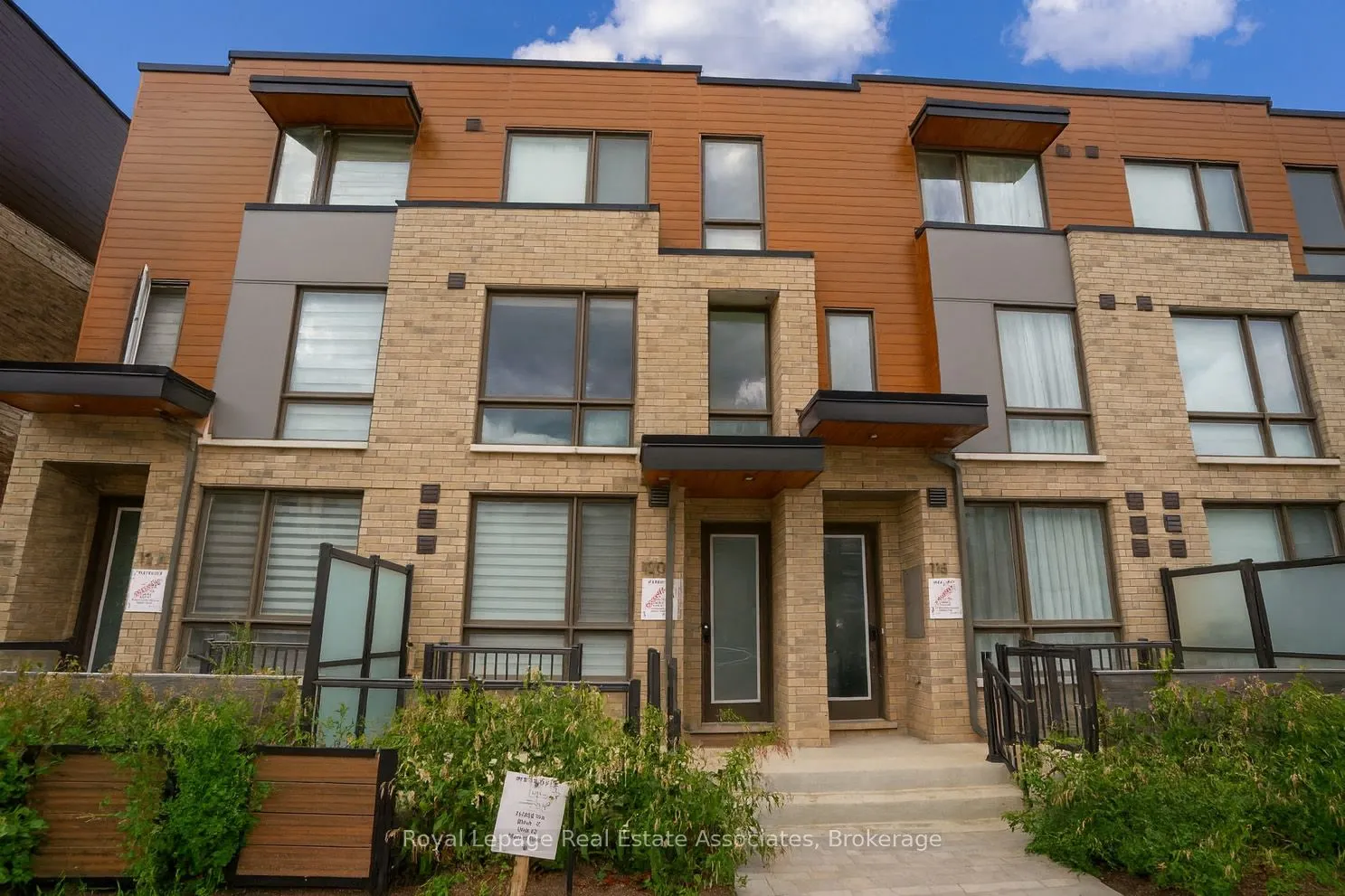 120 Green Gardens Boulevard