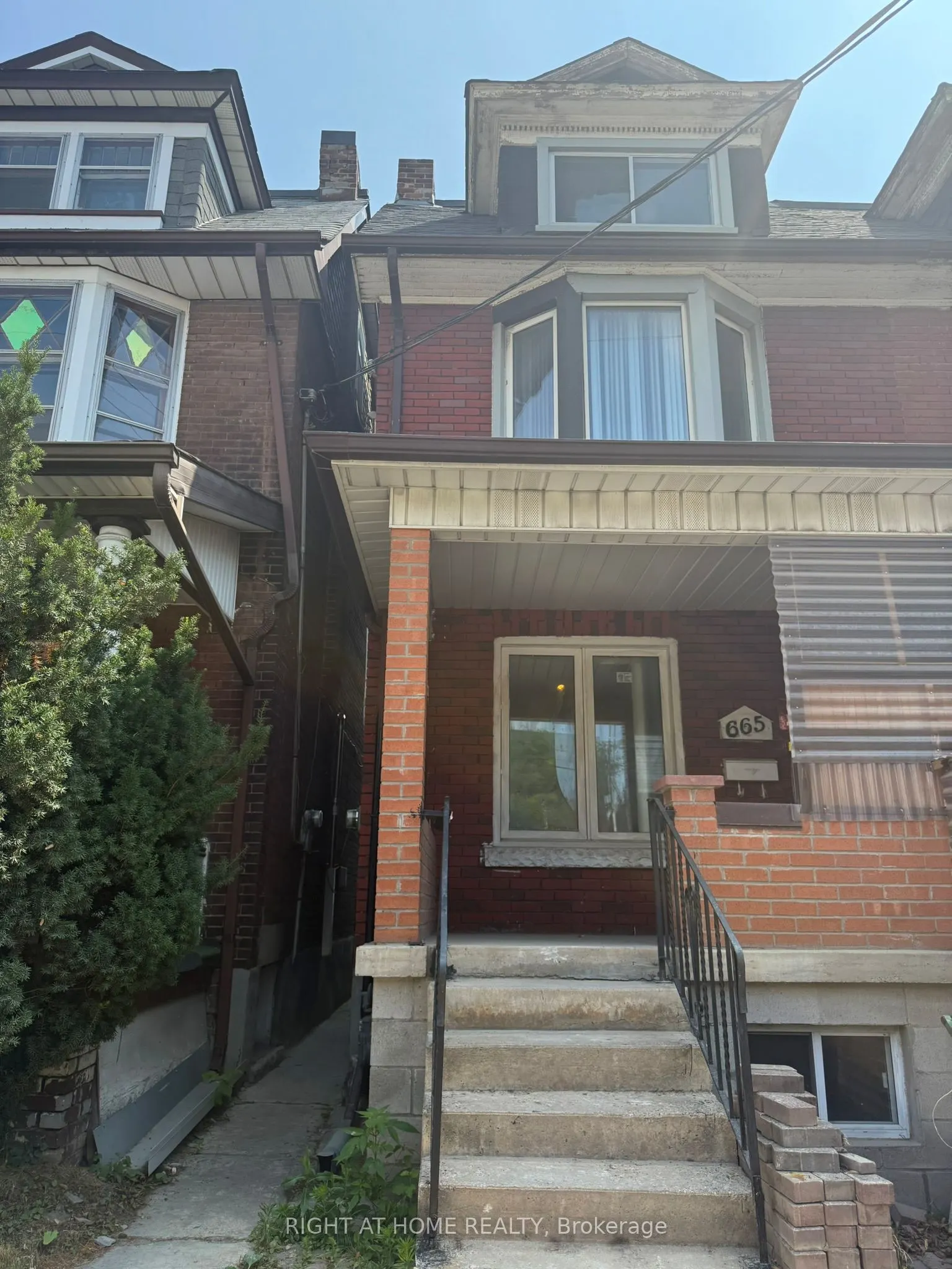 665 Ossington Avenue