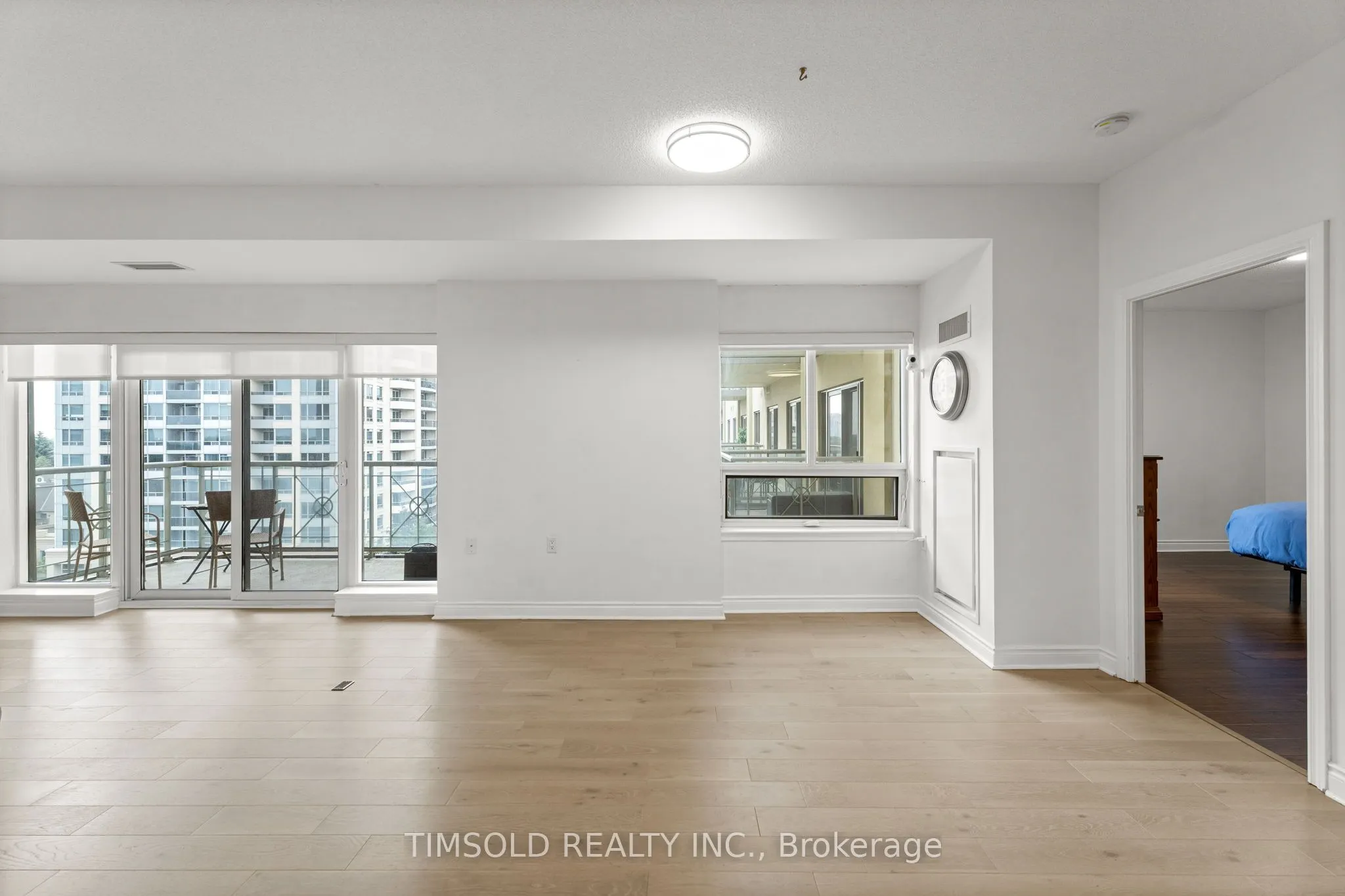 12 Rean Drive, #811