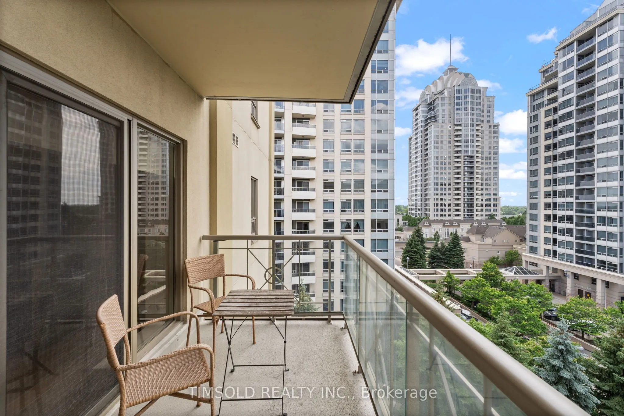 12 Rean Drive, #811