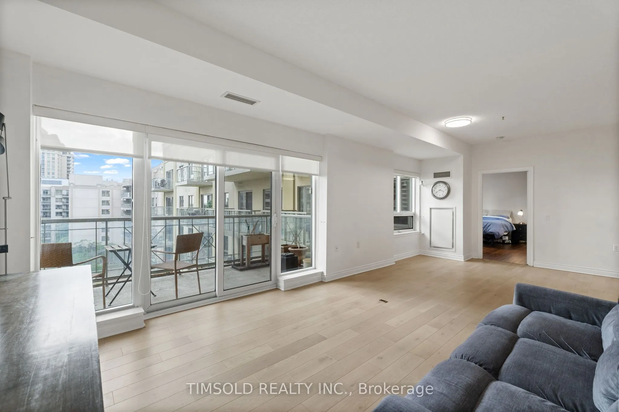 12 Rean Drive, #811