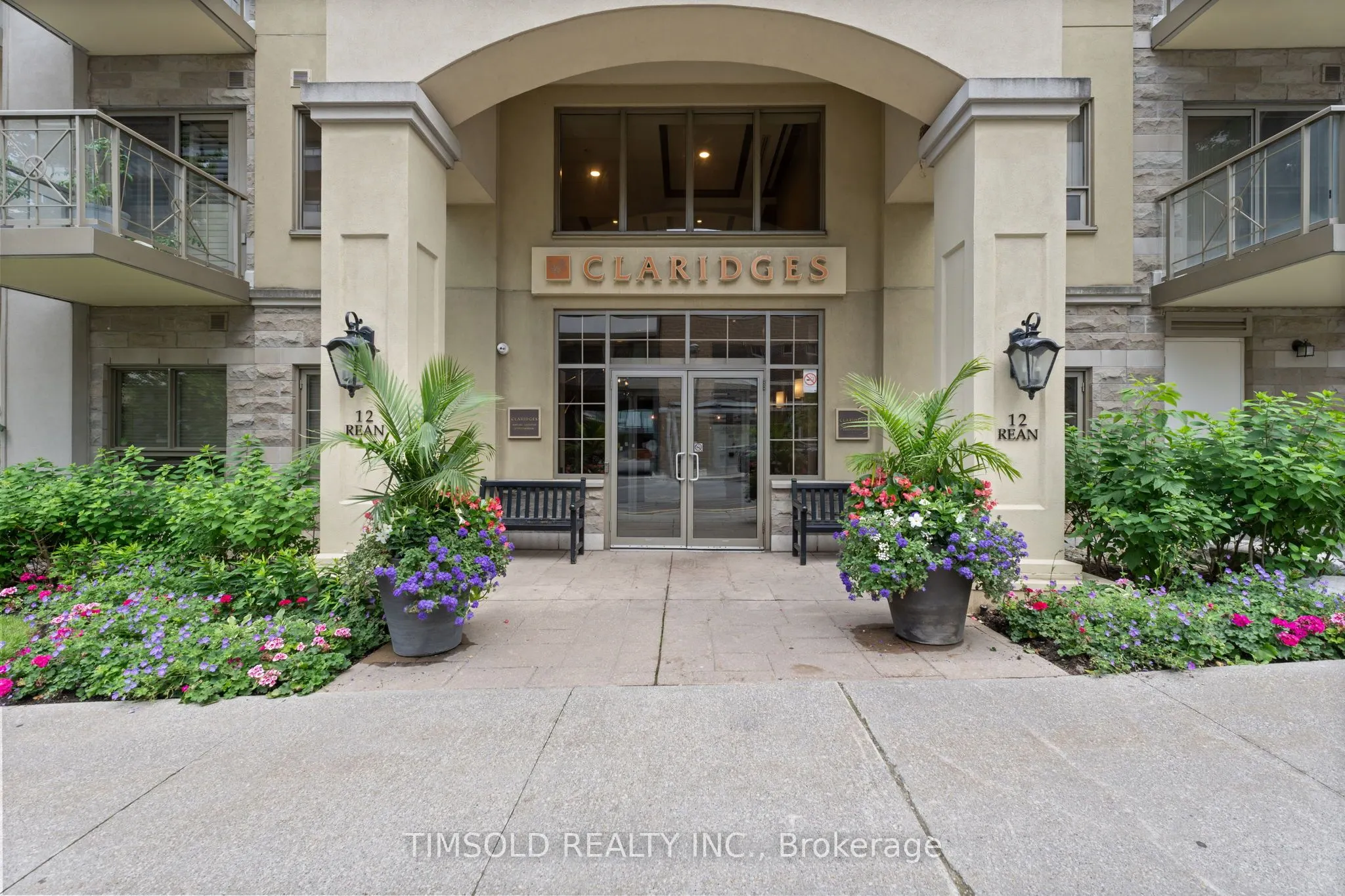 12 Rean Drive, #811