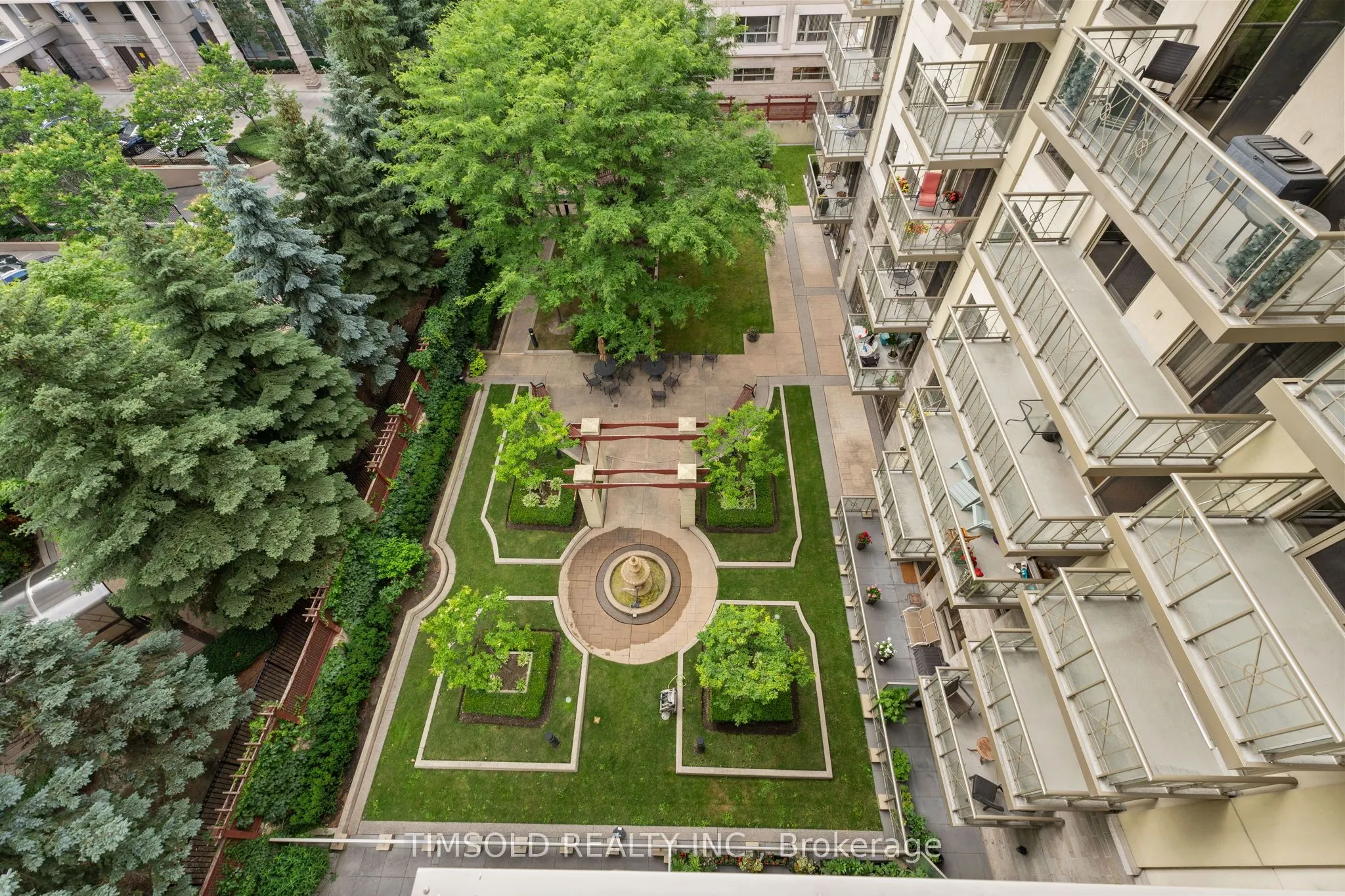 12 Rean Drive, #811