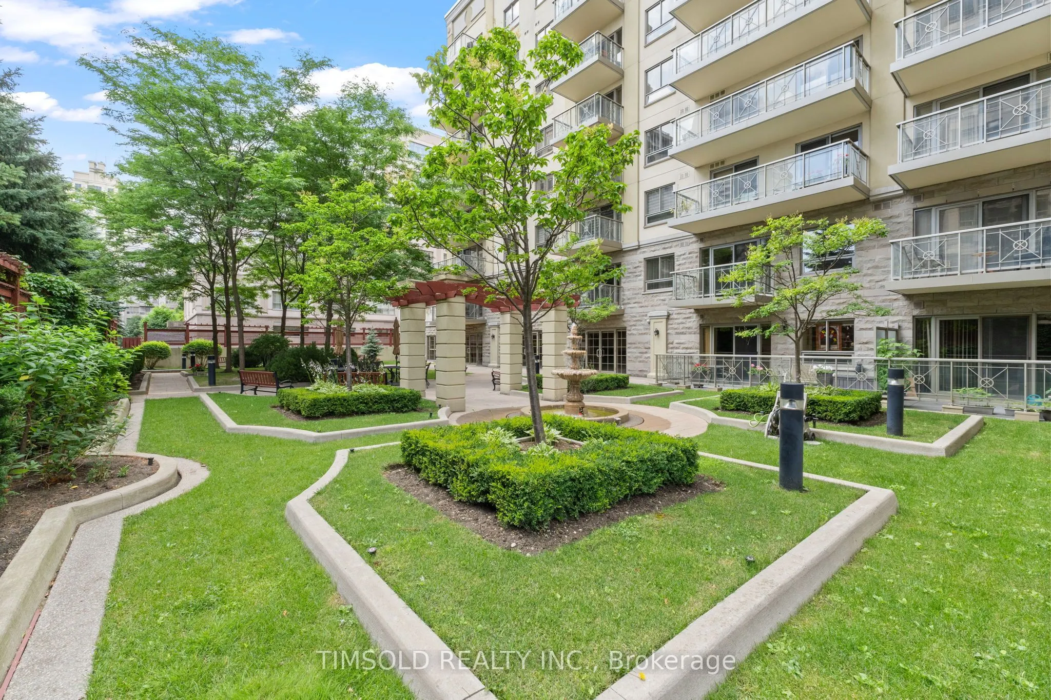 12 Rean Drive, #811