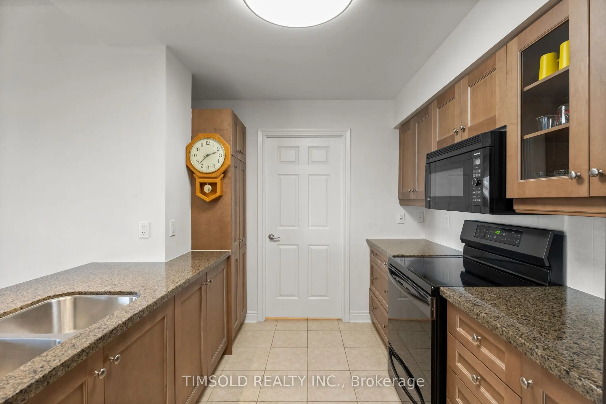 12 Rean Drive, #811