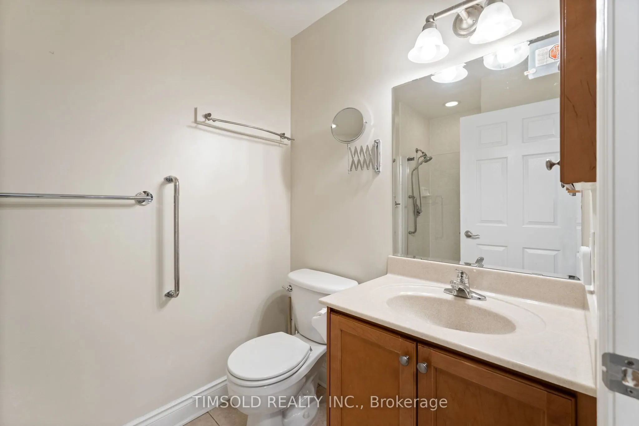 12 Rean Drive, #811