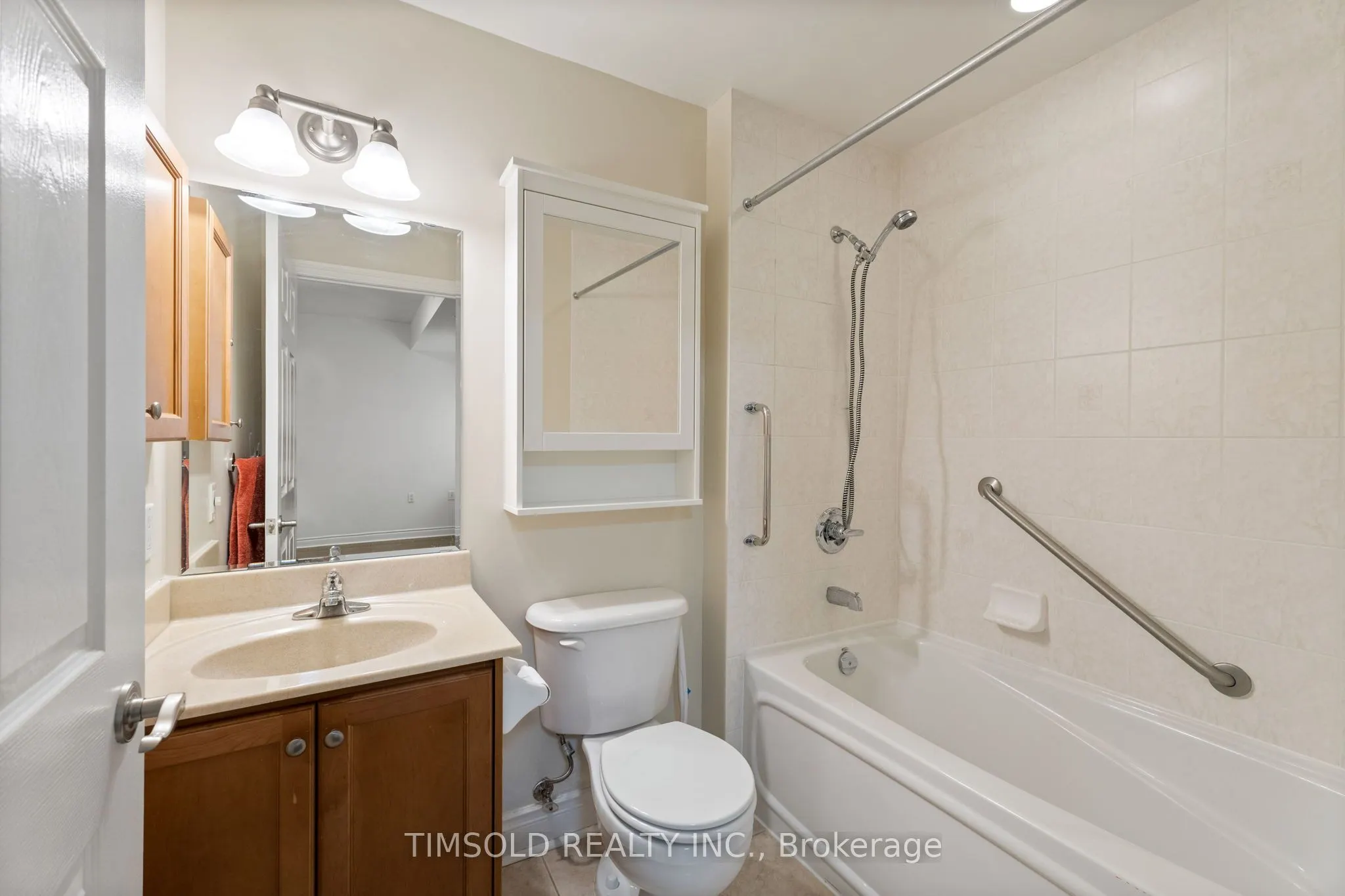 12 Rean Drive, #811