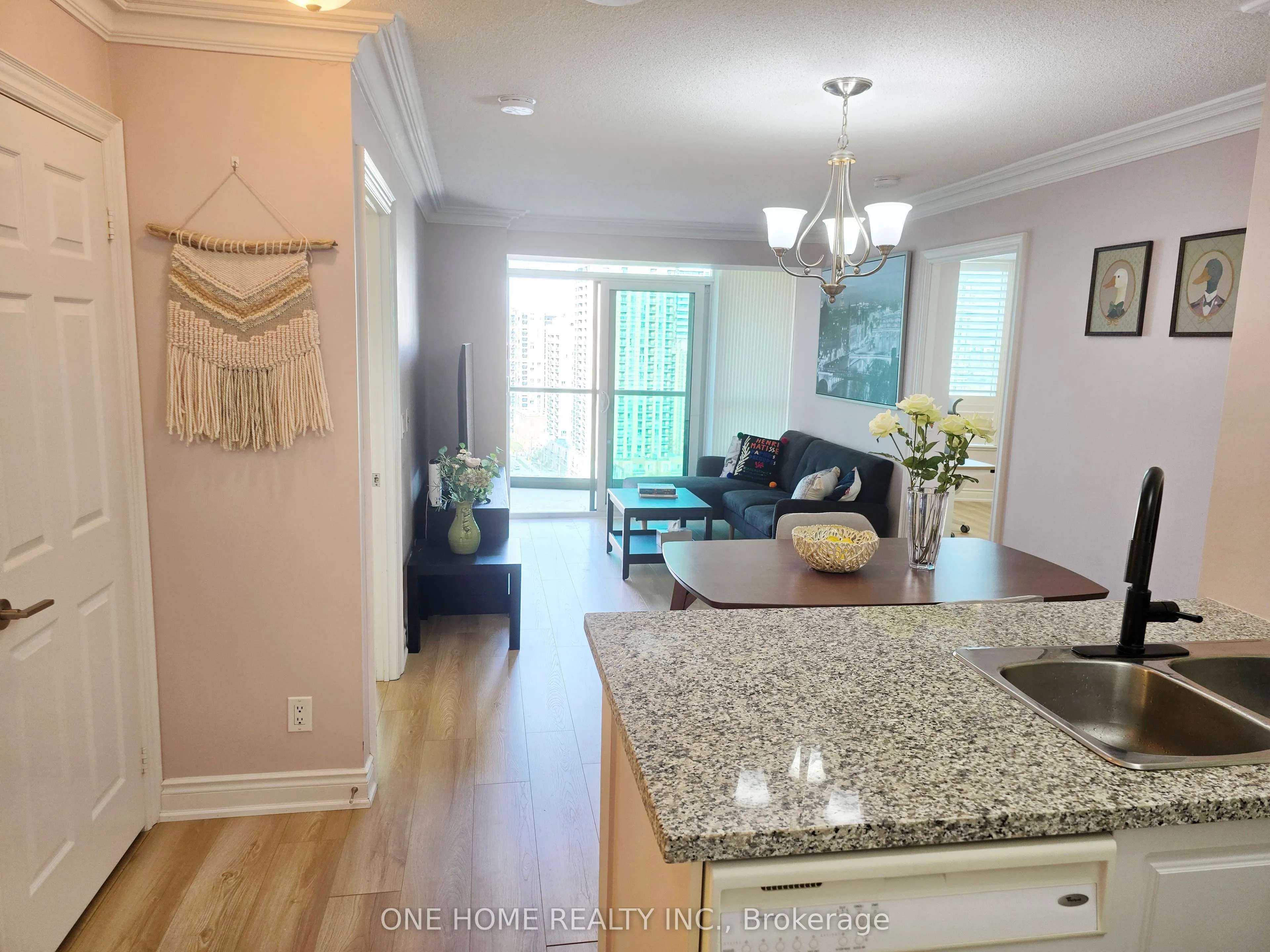 15 Greenview Avenue, #1804