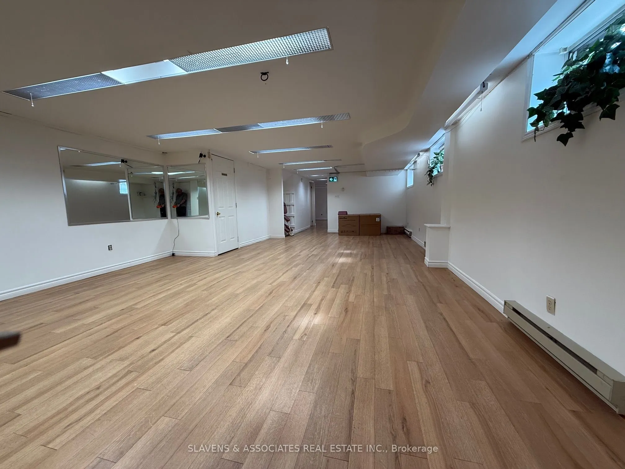 368 Melrose Avenue, #Lower
