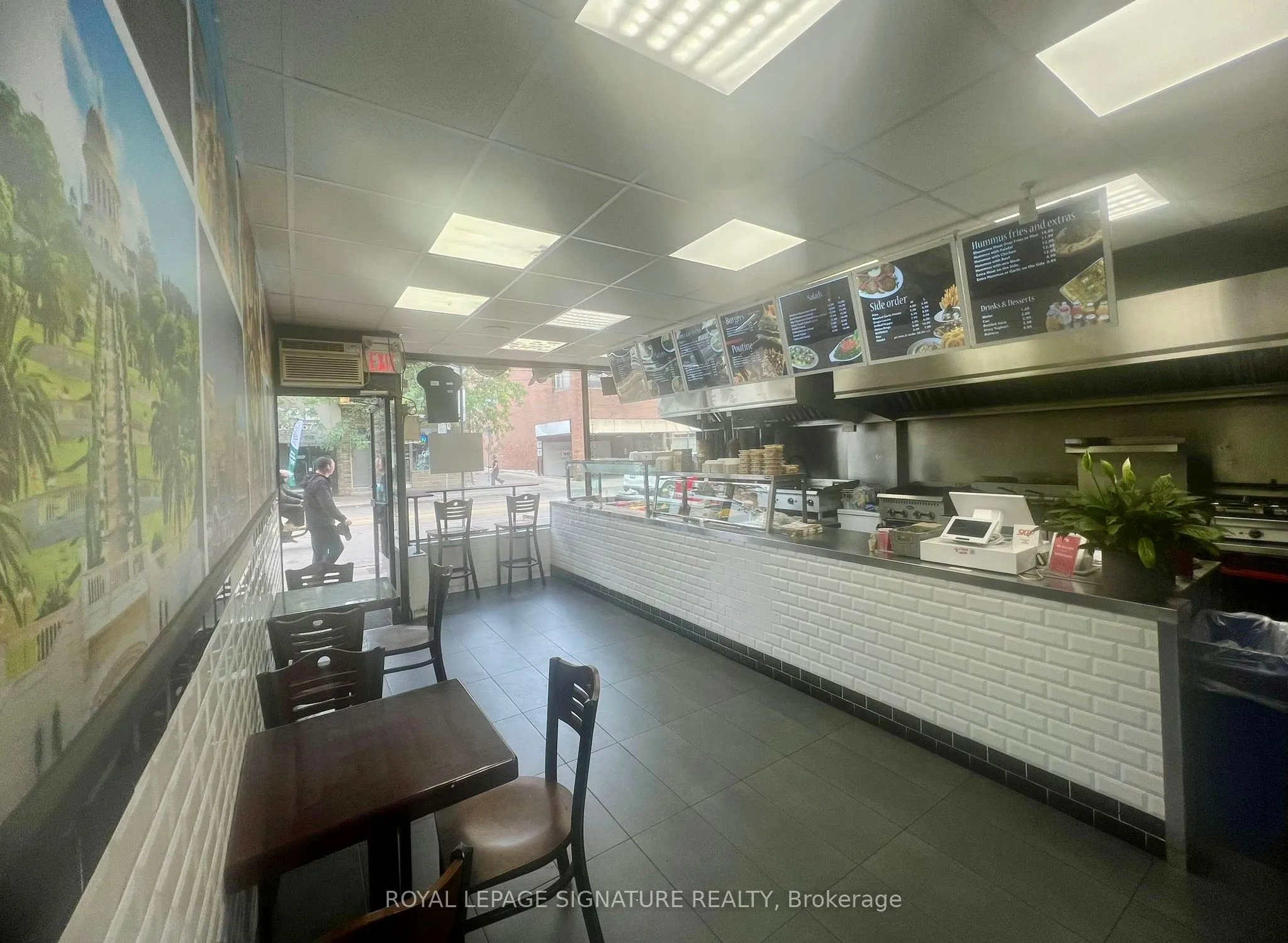 761 Dundas Street W
