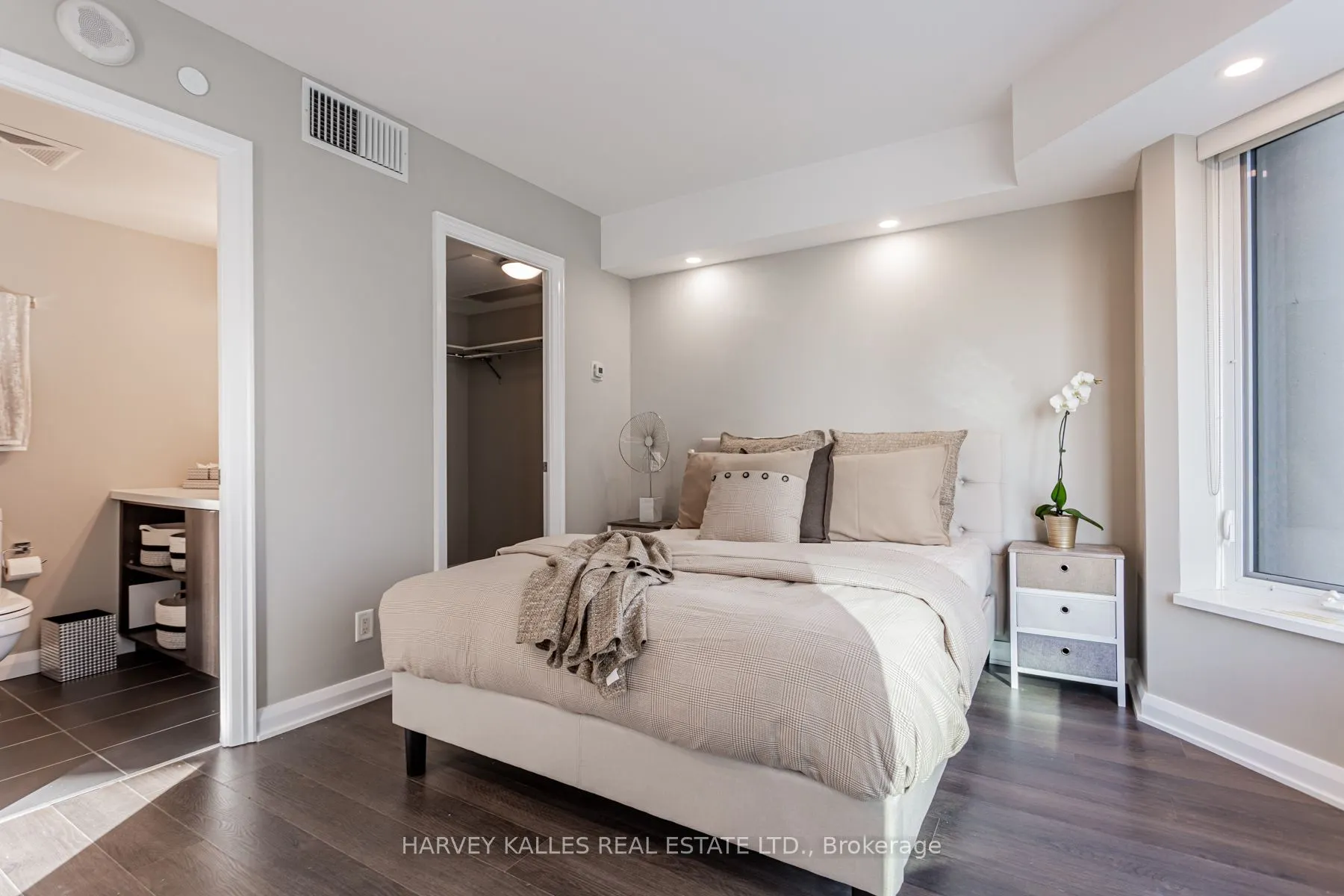 155 Yorkville Avenue, #2308