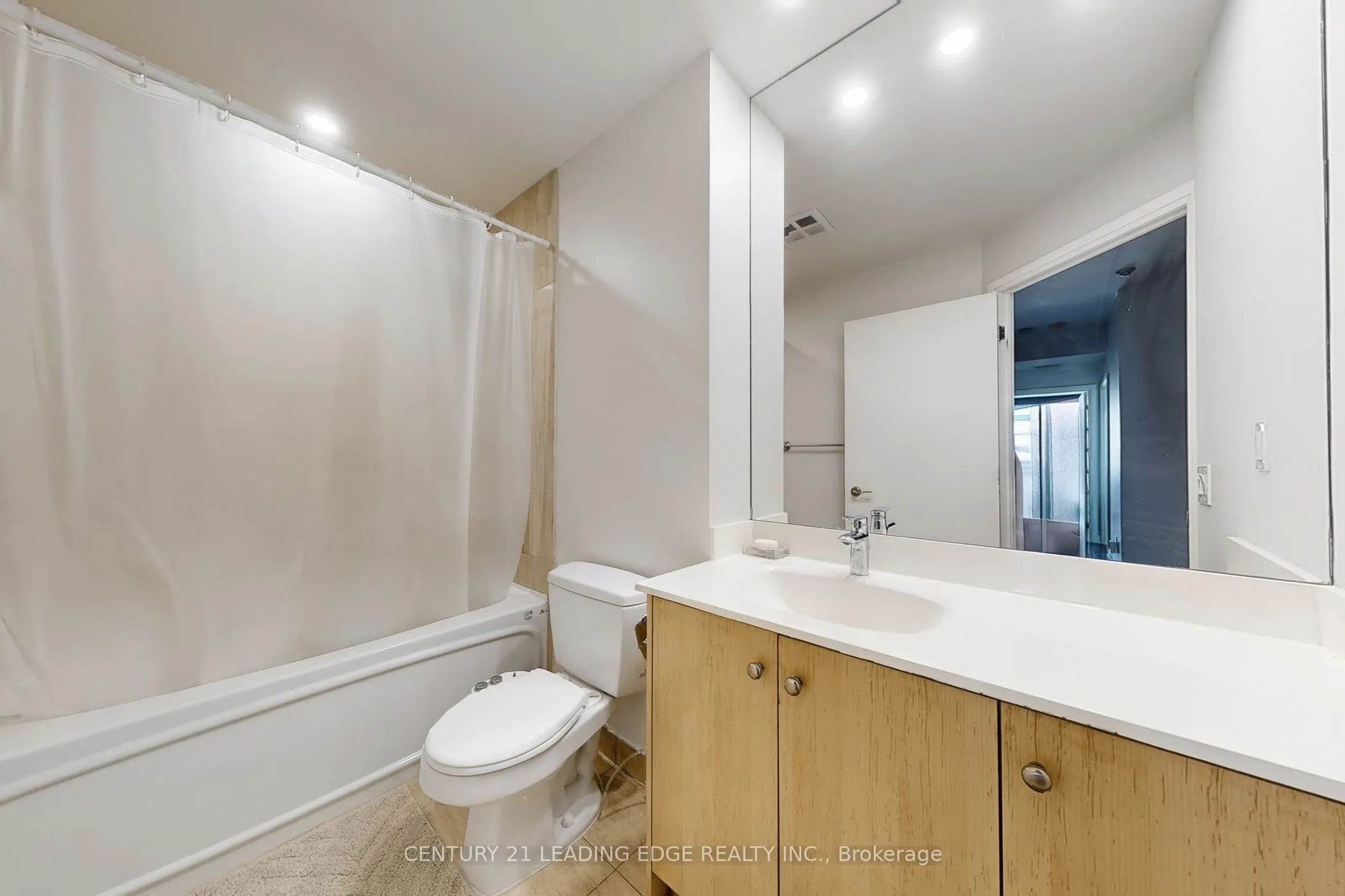 3 Mcalpine Street, #502