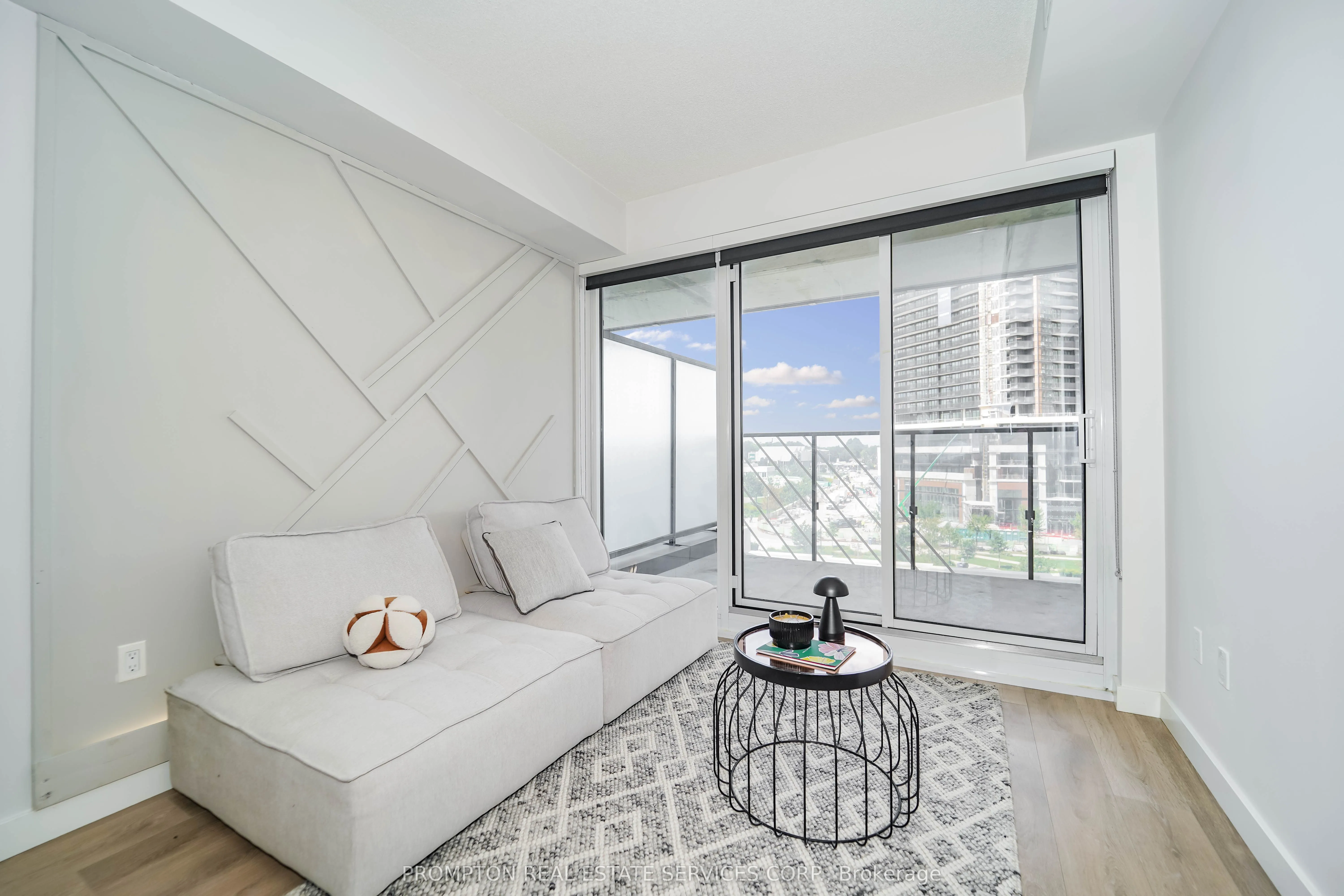85 McMahon Drive, #711