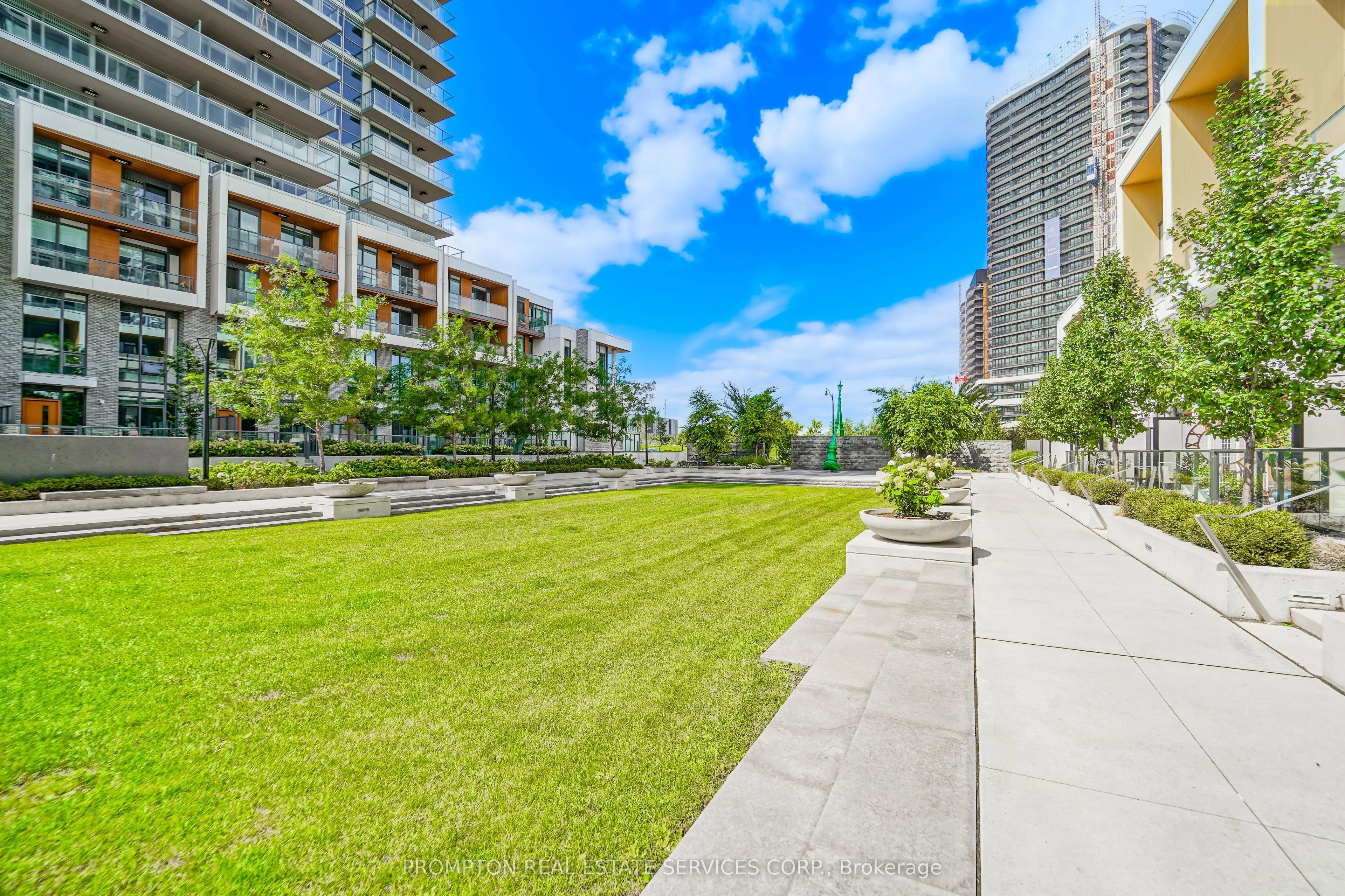 85 McMahon Drive, #711