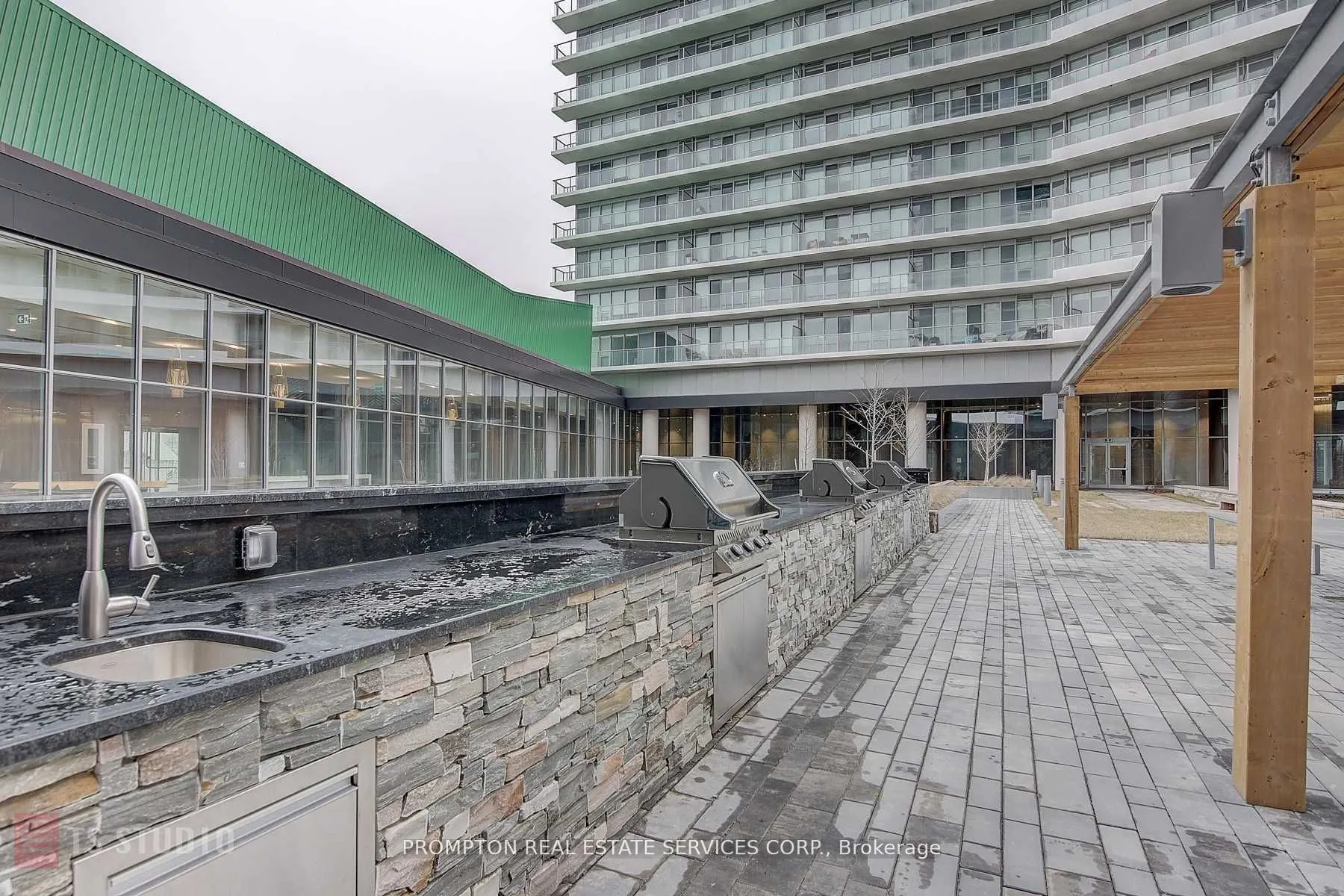 85 McMahon Drive, #711