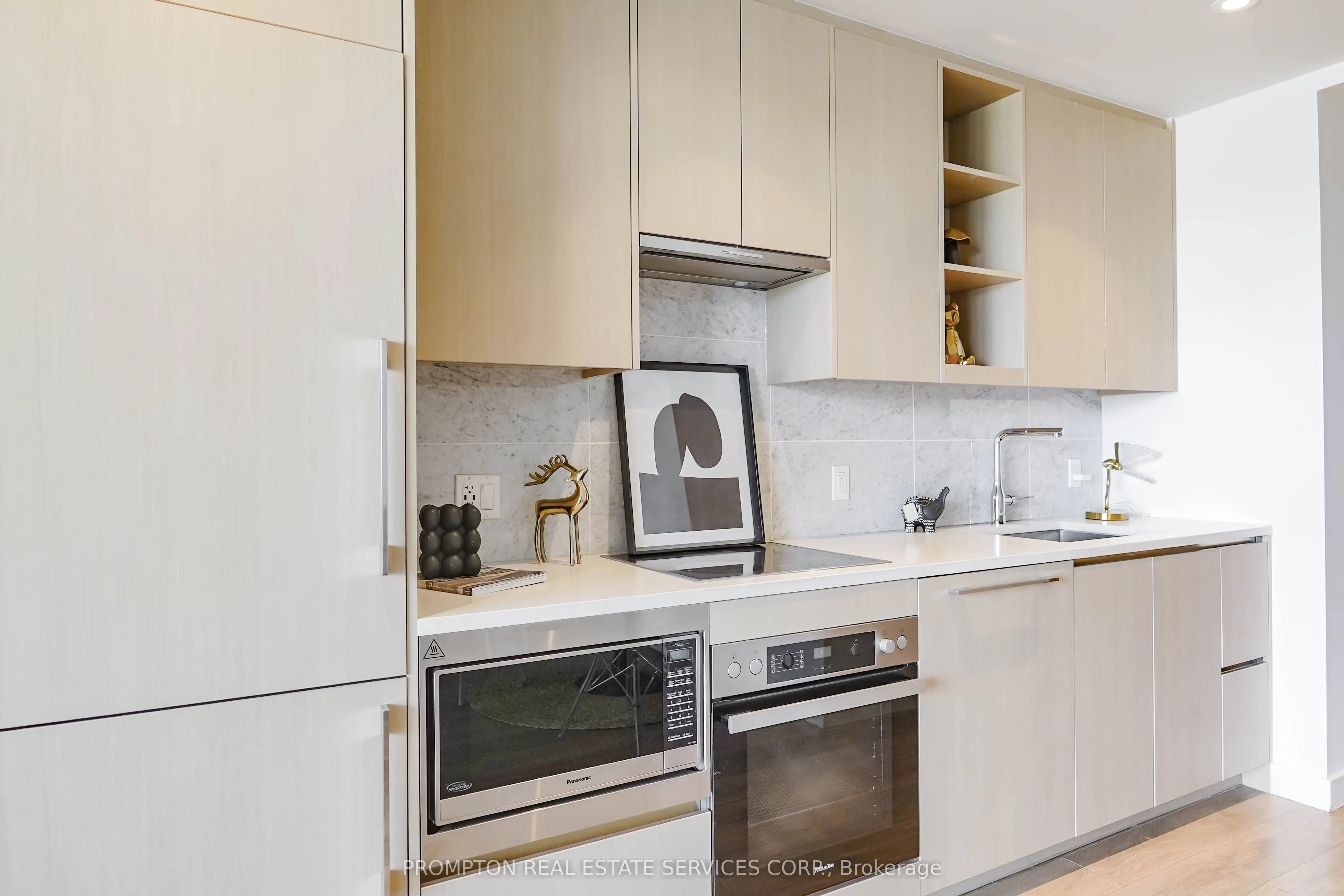 85 McMahon Drive, #711