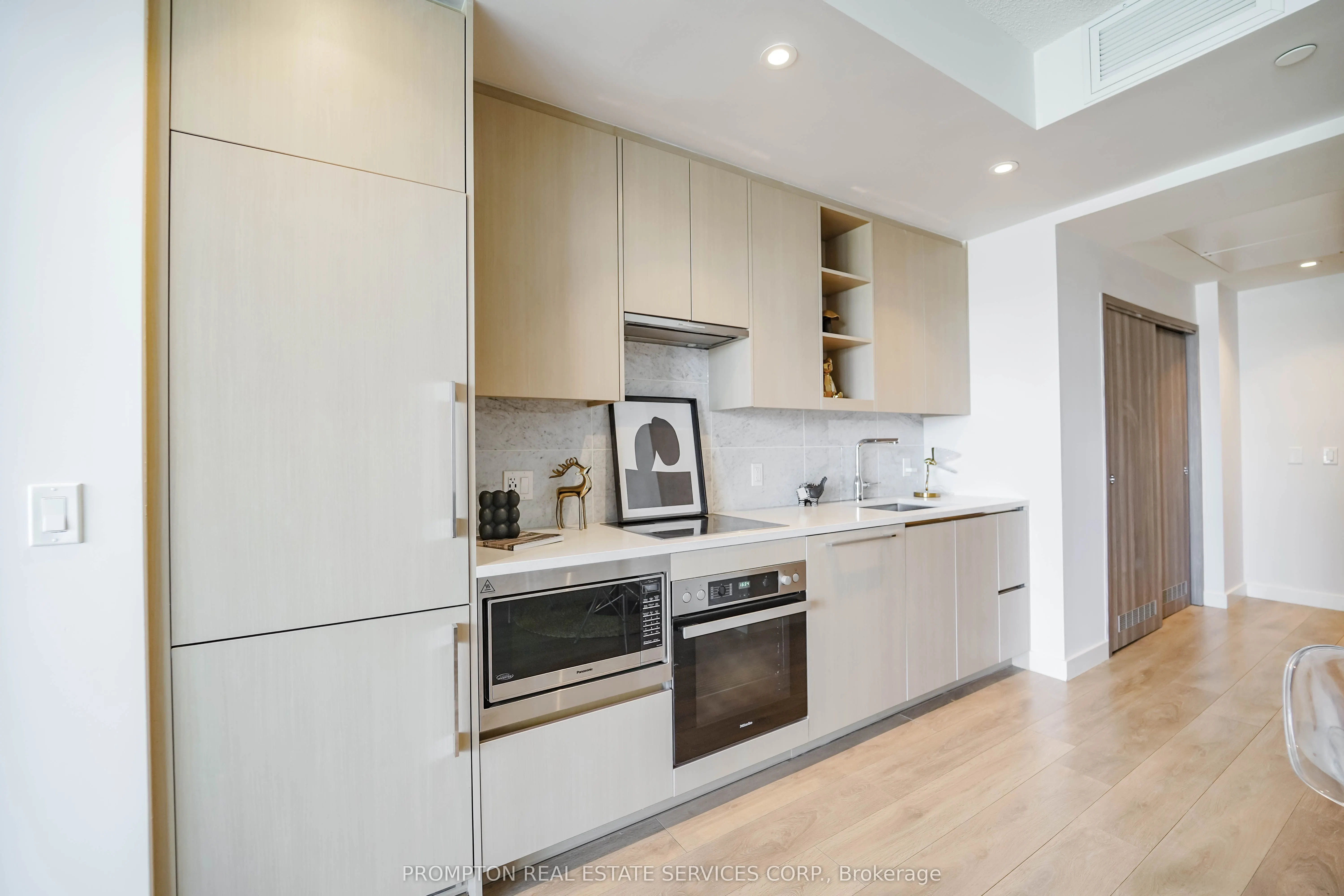 85 McMahon Drive, #711