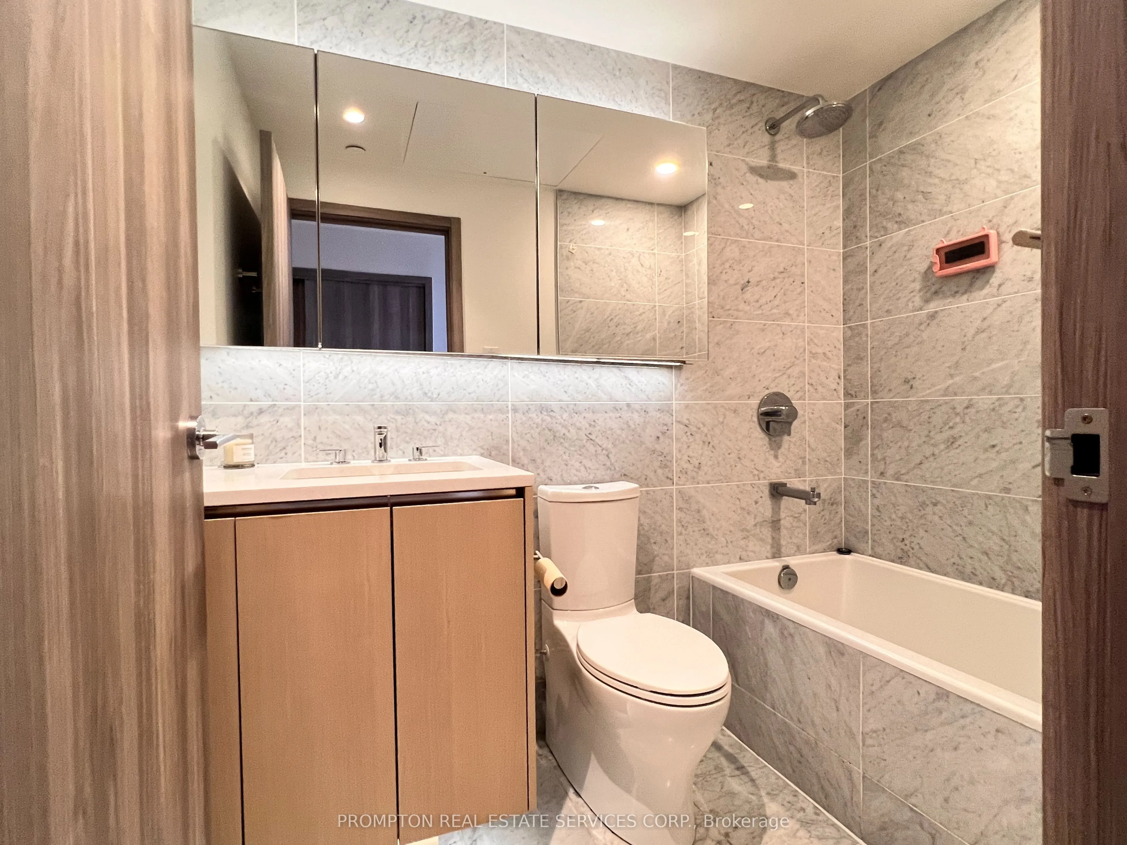 85 McMahon Drive, #711
