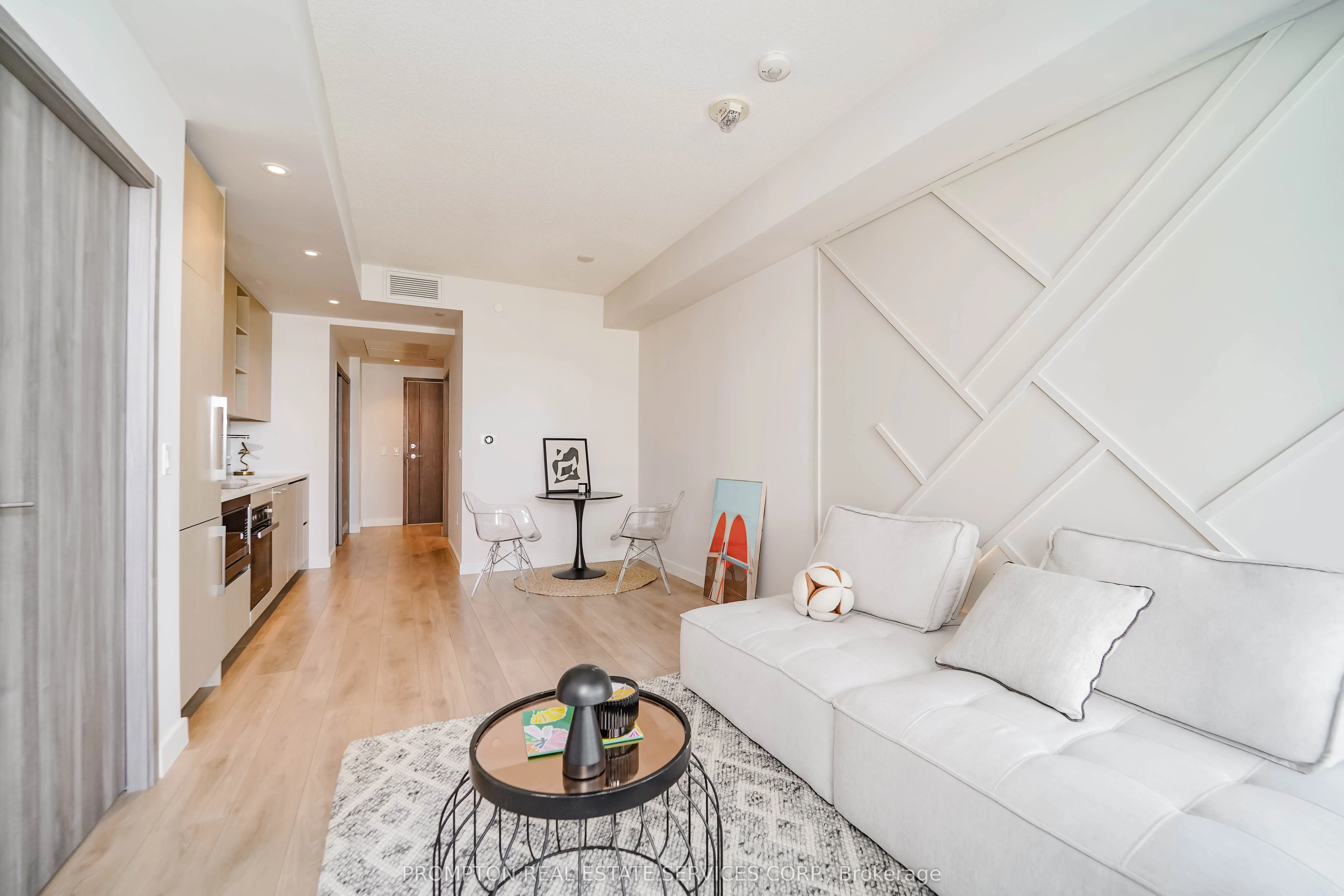 85 McMahon Drive, #711